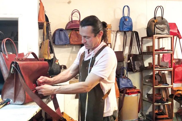 Immersion in Colombian crafts