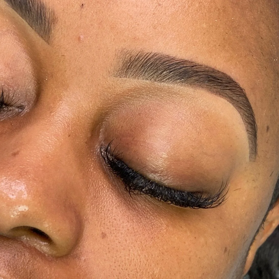 Fill + Sculpt service is making a comeback! Brow Wax + Shaping but with a little razzle dazzle. ✨ This is for a client looking for a more natural, but groomed look WITHOUT tint. 

www.tahirahelahiesthetics.com

📍 Entertainment District, Arlington TX