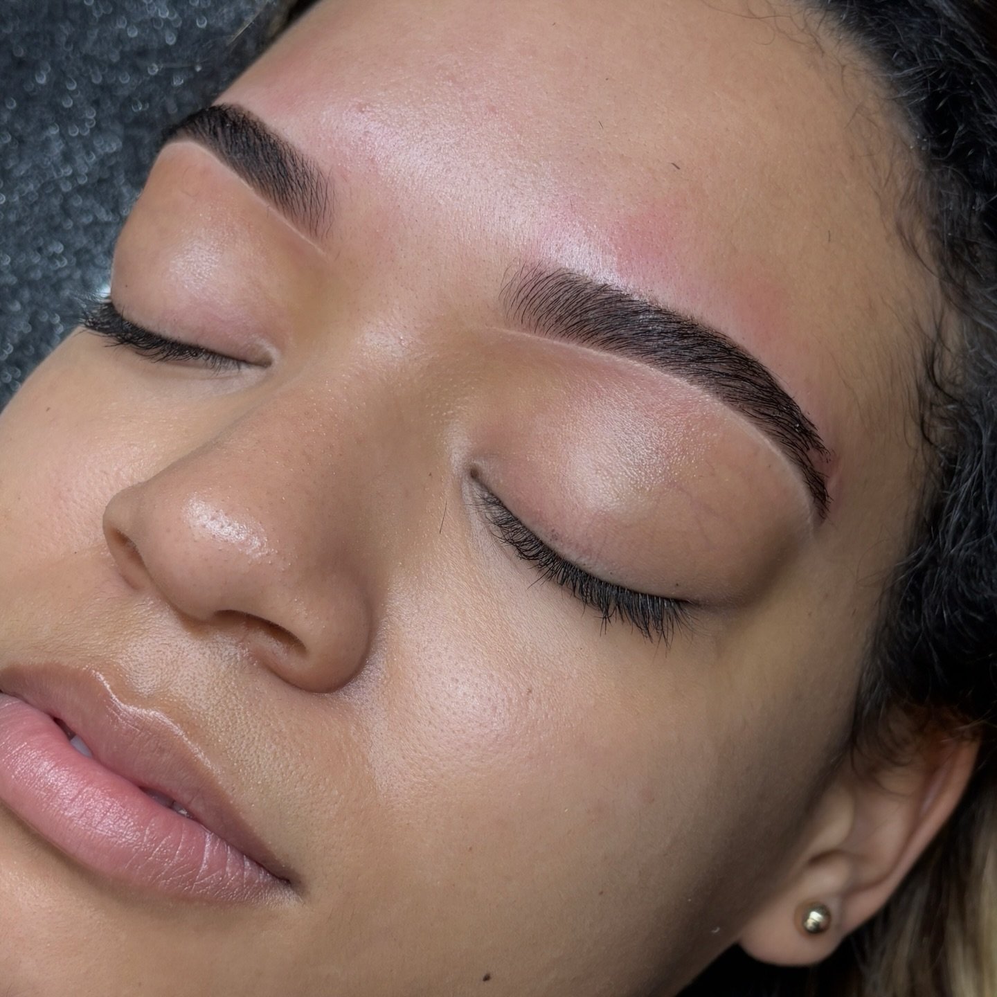 Hybrid Brow Tint + Wax | @noemi_professional 

4:1 Medium Brown + Light Brown 

📍 Arlington, TX (Entertainment District)

#brows #dfwbrows #dfwesthetician