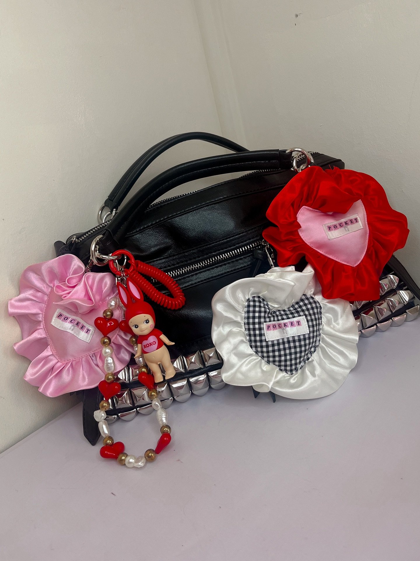 🎀Bag charms just dropped🎀

Please note: Make sure you add your address to calculate the correct shipping as it will automatically select international otherwise💓