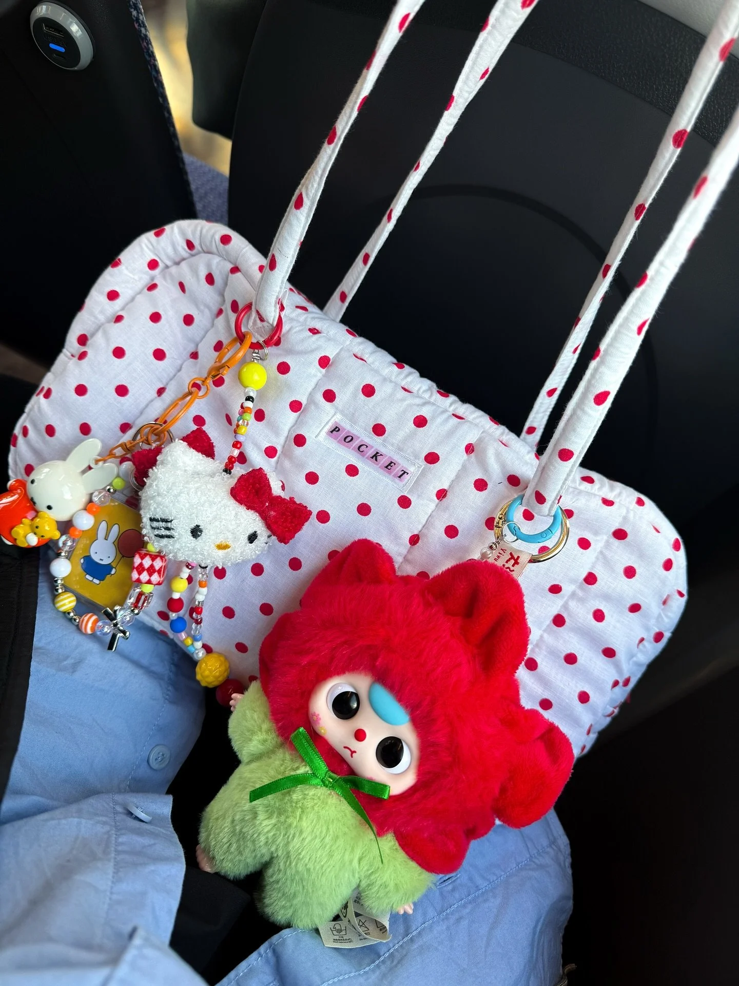 Let me see you put those bag charm loops to good use 👏🏻👏🏻👏🏻