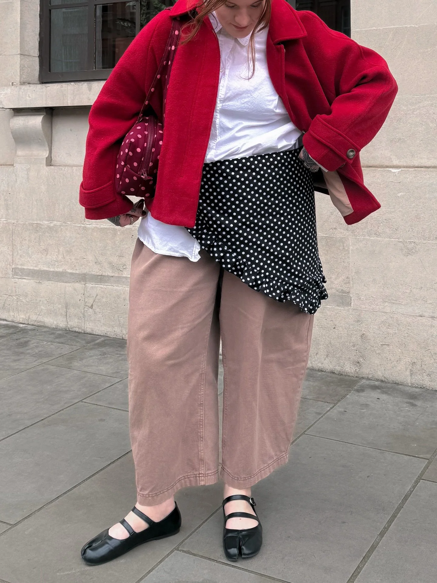 Triangle scarves for all your layering needs! 
Available to order on the website ready to ship. 

And is that a sneak peek of a new bag coming soon 👀