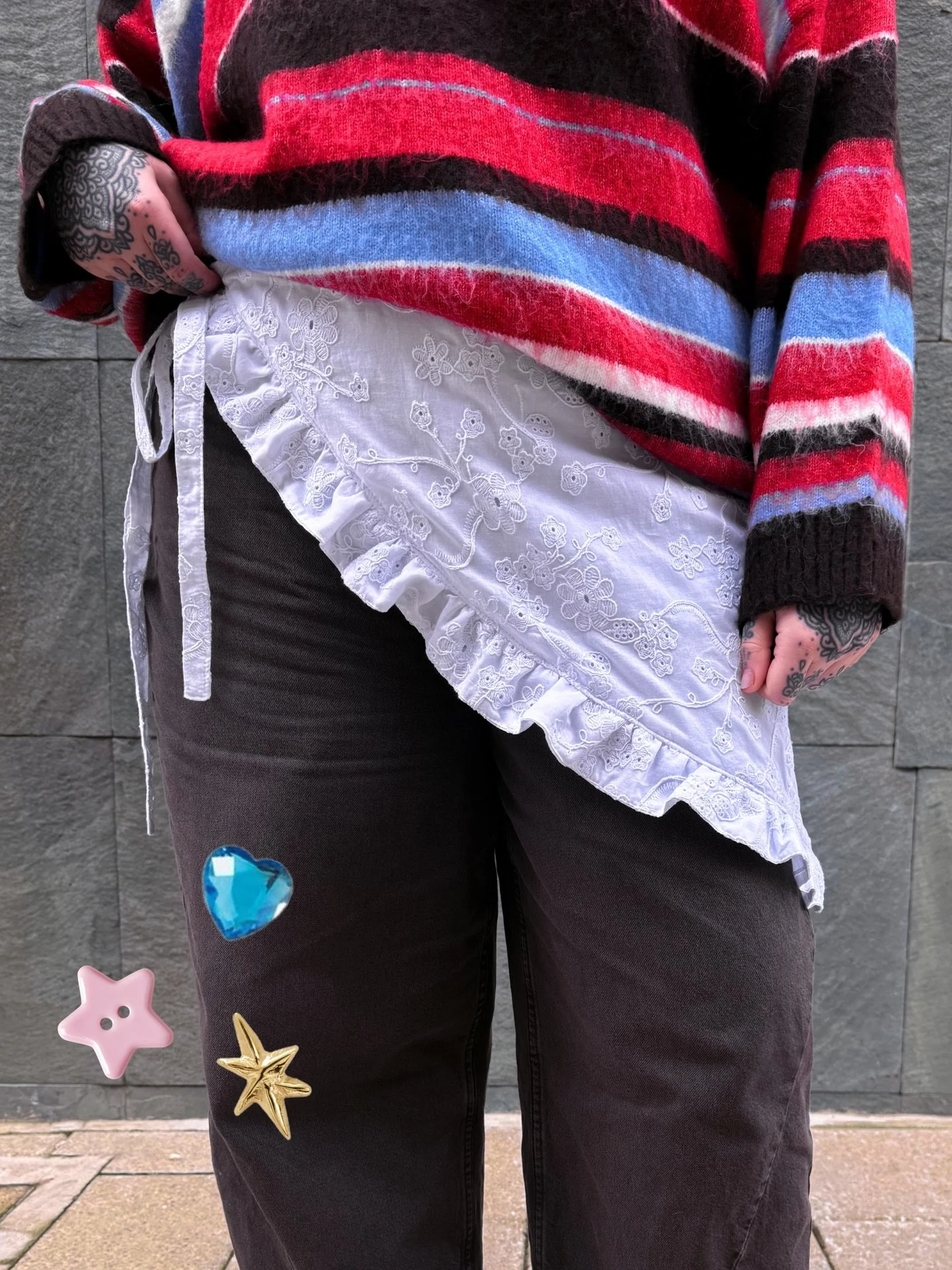 Spring time layering 🌸🐣🌷

Only 1 of the white embroidered triangle scarves left!