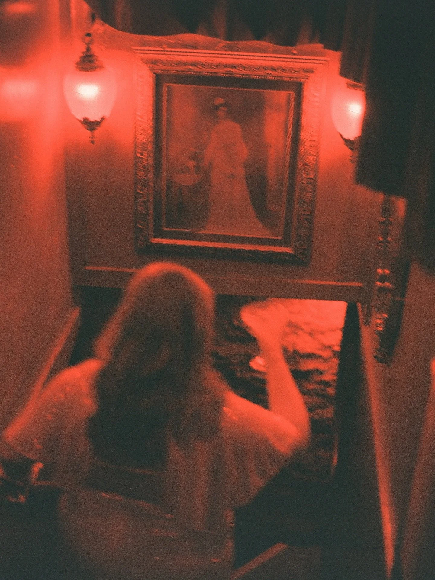 Eloping at the courthouse and then drinks at the green lady? Yes, please.