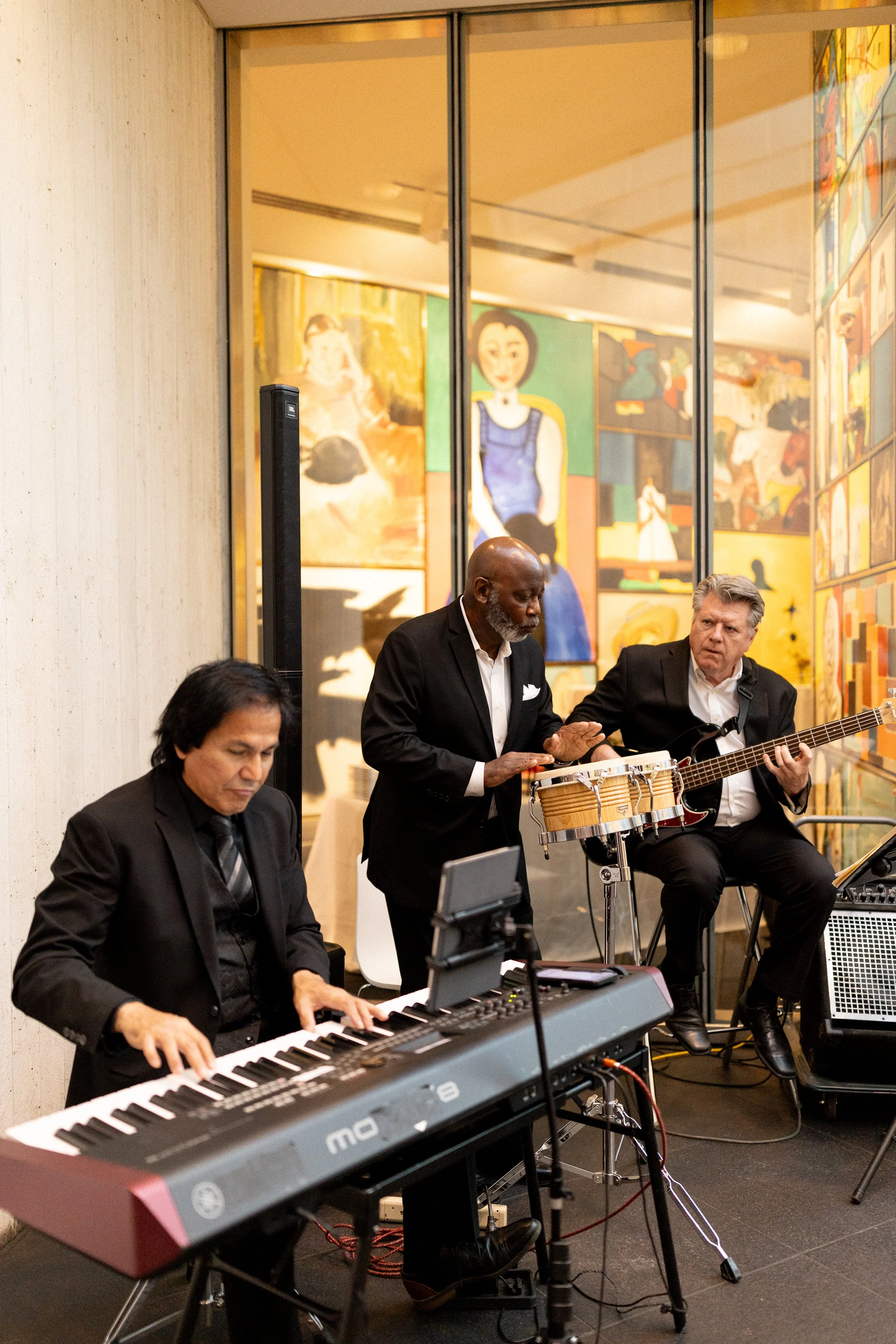 trio band playing at the kemper museum