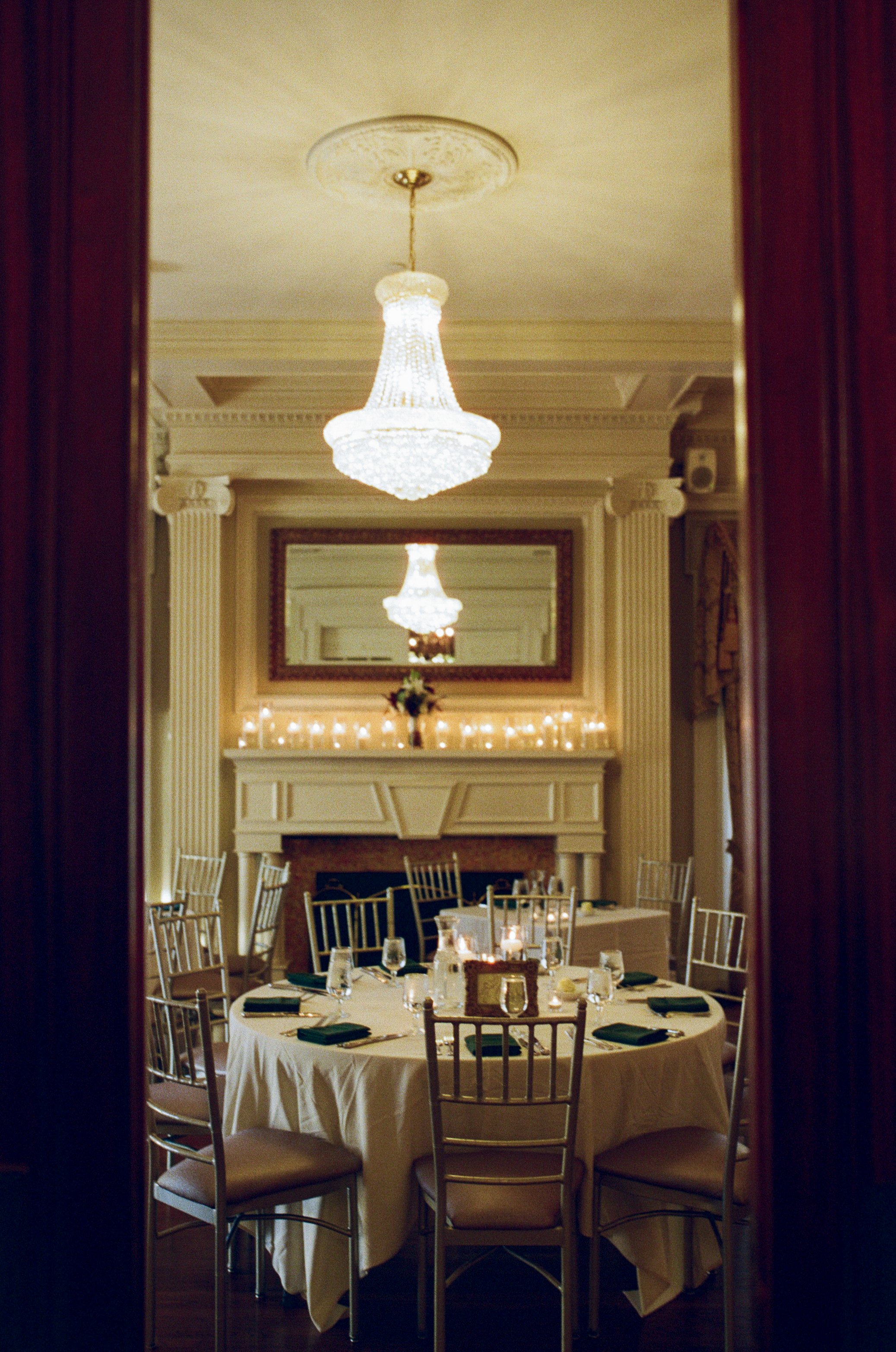 The dinning room at Loose Mansion