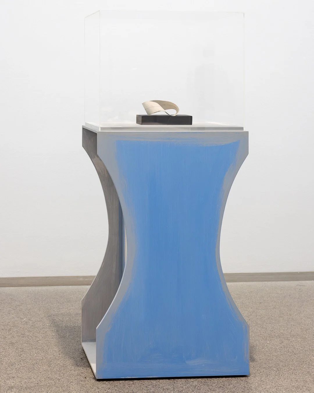 THOMAS SCHEIBITZ &ndash; A TRIBUTE TO HERMANN GL&Ouml;CKNER⁠
Staatliche Graphische Sammlung M&uuml;nchen | Pinakothek der Moderne⁠
nur noch bis 11. Januar 2026⁠
⁠
Scheibitz tritt in dieser Ausstellung zugleich als K&uuml;nstler und Kurator auf. Seine