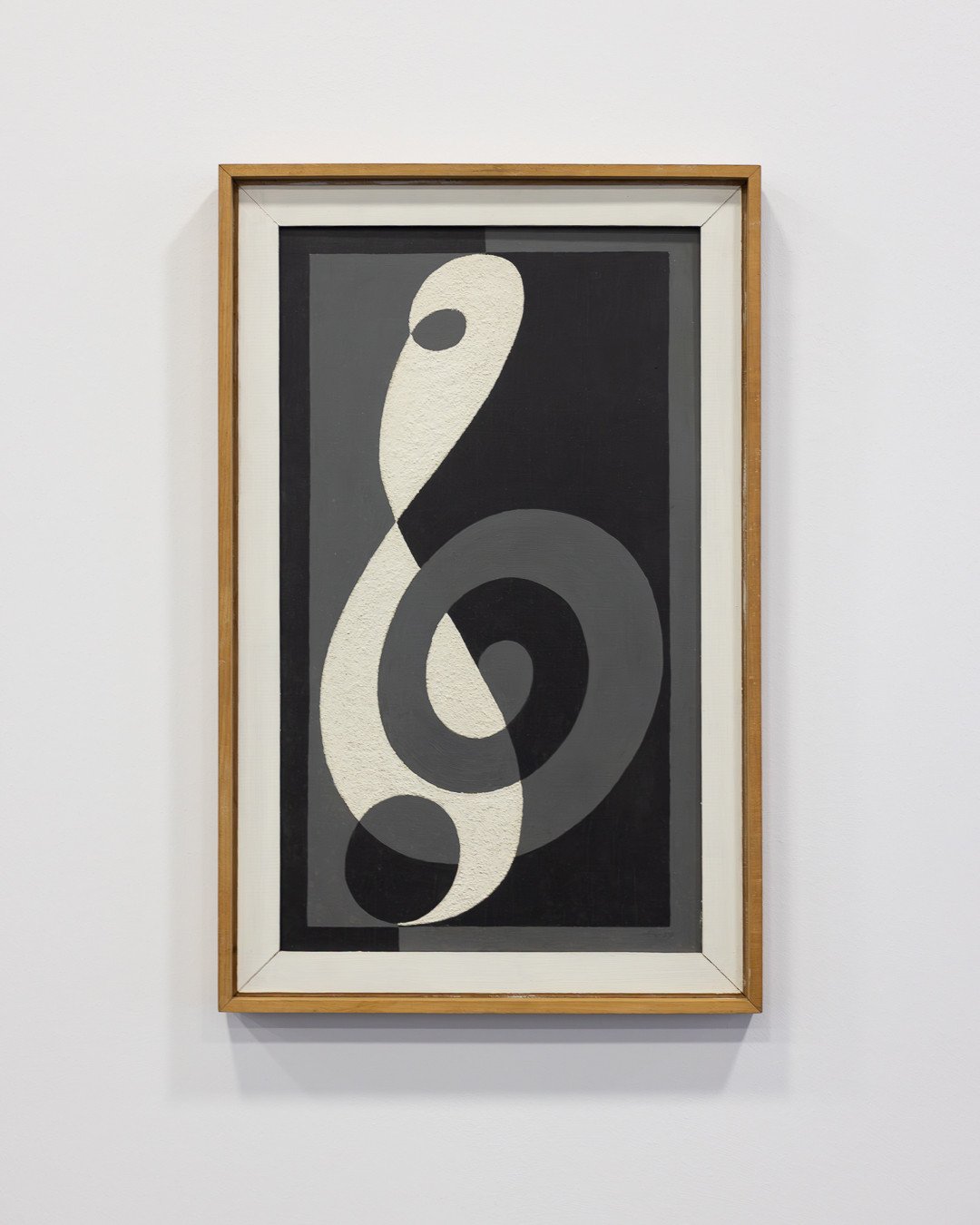 JOSEF ALBERS MUSEUM QUADRAT BOTTROP⁠
⁠
JOSEF ALBERS⁠
Discant A, 1934⁠
&Ouml;l auf Masonit⁠
⁠
Ein fr&uuml;heres Werk &ndash; und ein deutlich anderes Verst&auml;ndnis von Rahmung.⁠
⁠
FRAME NOTE⁠
Wei&szlig;e Farbspuren auf dem &auml;u&szlig;eren, holzs