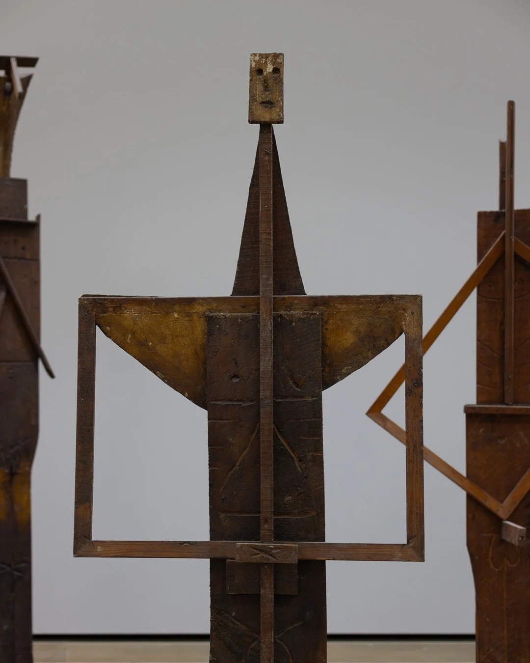 PABLO PICASSO⁠
Die Badenden | Bathers, 1956⁠
⁠
Fundholzst&uuml;cke, zusammen montiert und bearbeitet⁠
Found pieces of wood, assembled and reworked⁠
⁠
Die geometrischen Formen sind nicht dekoratives Beiwerk. Picasso nutzt sie als konstruktive Elemente