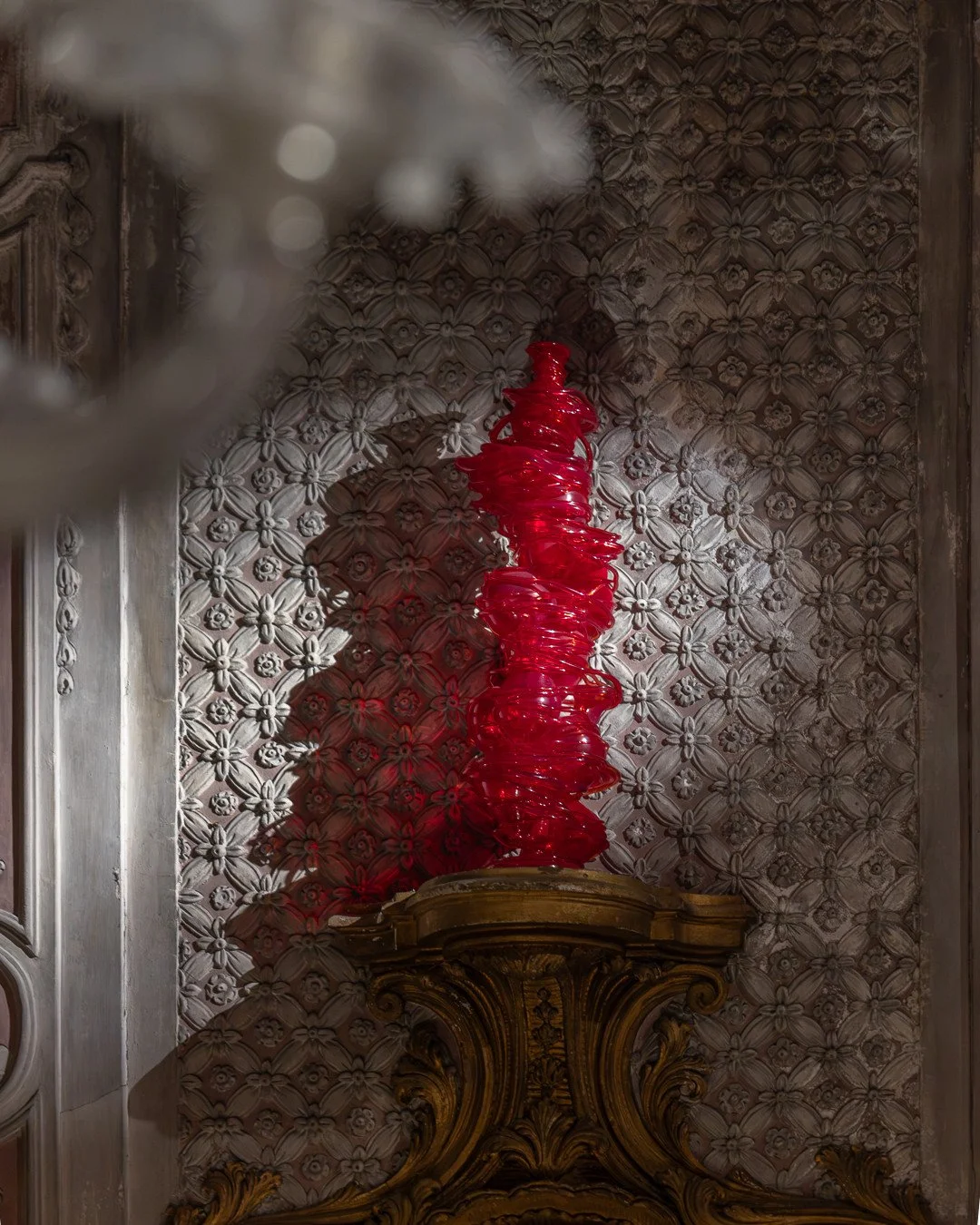 THE ONLY TRUE PROTEST IS BEAUTY⁠
&ndash; 04.10.2026⁠
FONDAZIONE DRIES VAN NOTEN, PALAZZO PISANI MORETTA, VENEDIG | VENICE⁠
⁠
TONY CRAGG⁠
Visible Man, 2025⁠
Murano glass⁠
Courtesy of Fondazione Berengo⁠
⁠
Tony Cragg besch&auml;ftigt sich immer wieder 