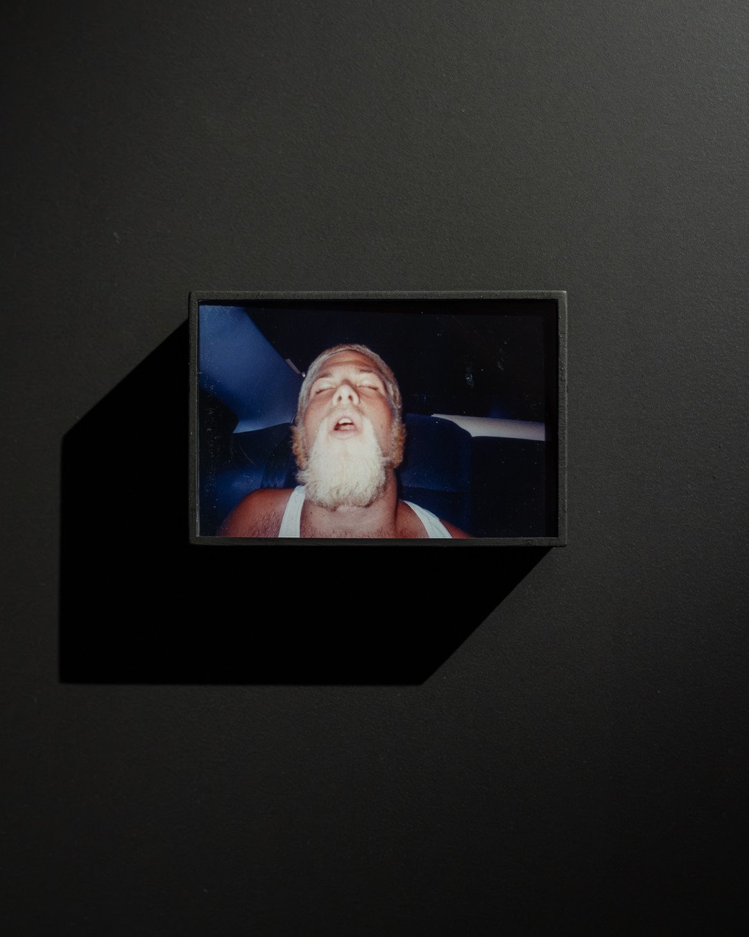 THE ONLY TRUE PROTEST IS BEAUTY⁠
&ndash; 04.10.2026⁠
FONDAZIONE DRIES VAN NOTEN, PALAZZO PISANI MORETTA, VENEDIG | VENICE⁠
⁠
STEVEN SHEARER⁠
Goatee, n.d.⁠
Photograph in plexiglass frame⁠
⁠
Ein winziges Foto in einer ansonsten &uuml;berbordenden Ausst
