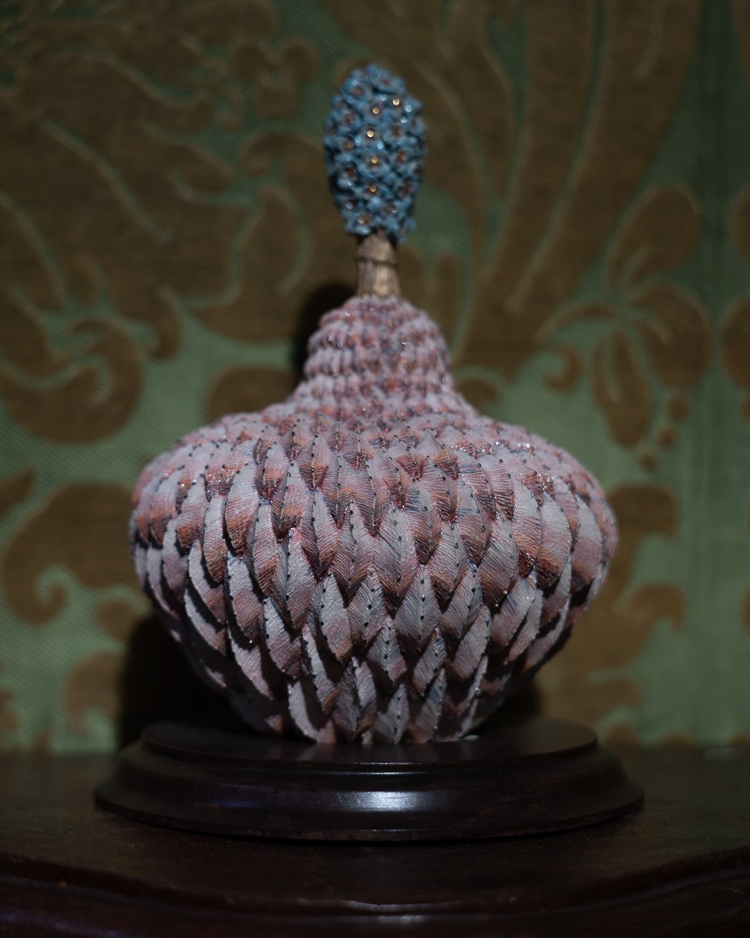 THE ONLY TRUE PROTEST IS BEAUTY⁠
&ndash; 04.10.2026⁠
FONDAZIONE DRIES VAN NOTEN, PALAZZO PISANI MORETTA, VENEDIG | VENICE⁠
⁠
KAORI KURIHARA⁠
Ceramic sculpture, 2025⁠
Glazed stoneware⁠
Courtesy of the artist⁠
⁠
Schuppe, Blatt, Bl&uuml;te oder Frucht? 
