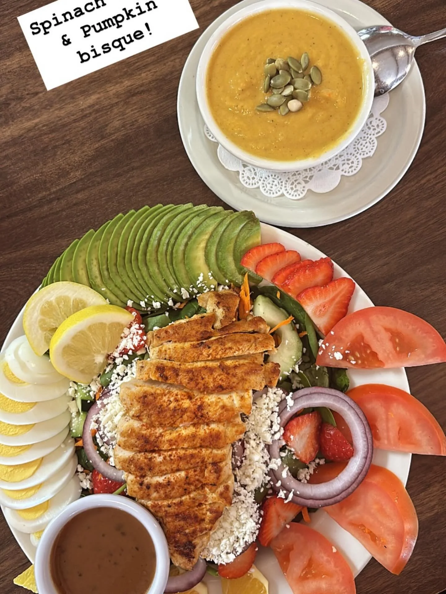 Deloriah&rsquo;s way, Spinach salad ! Don&rsquo;t forget to try our daily soups!!