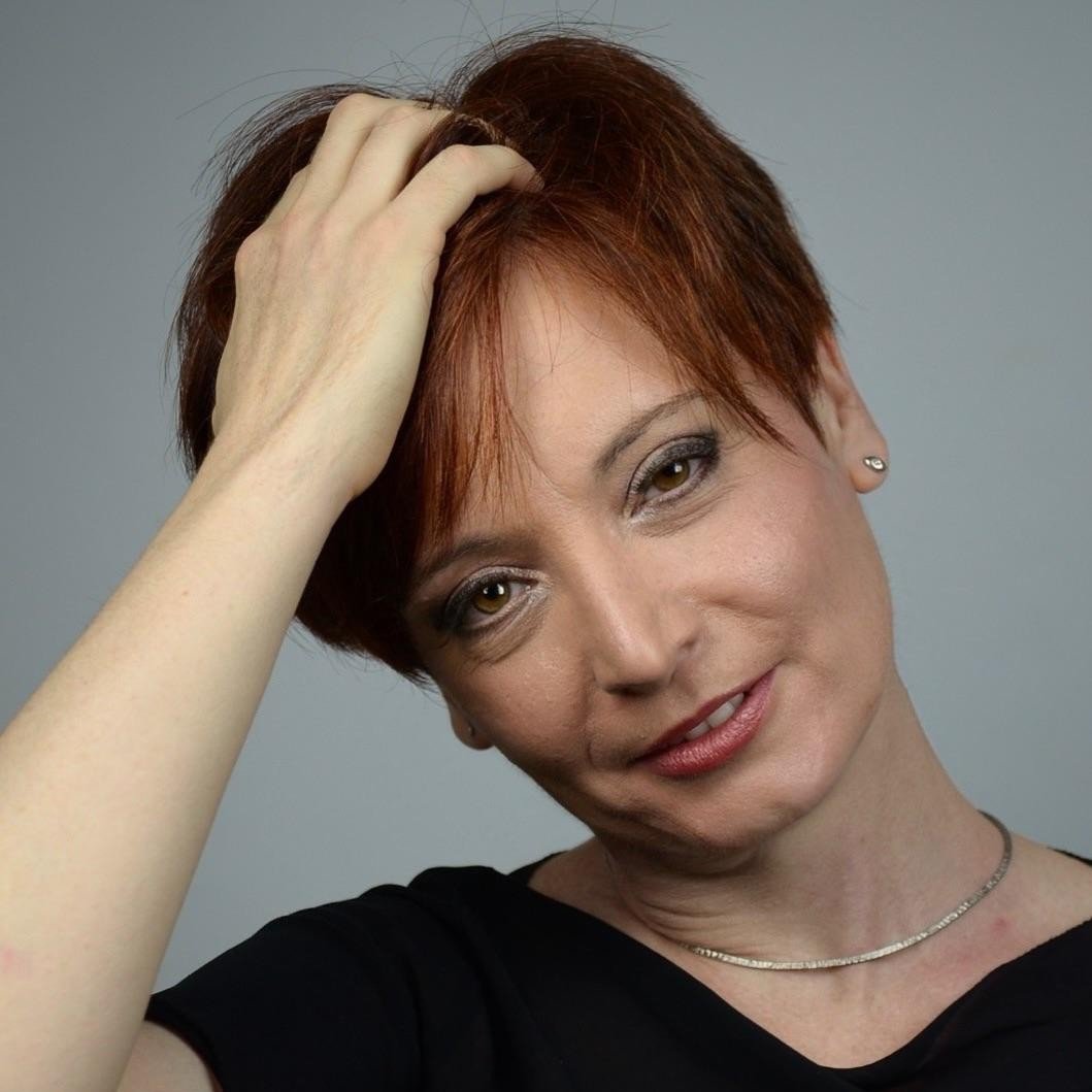 Ilaria Costantino, piano