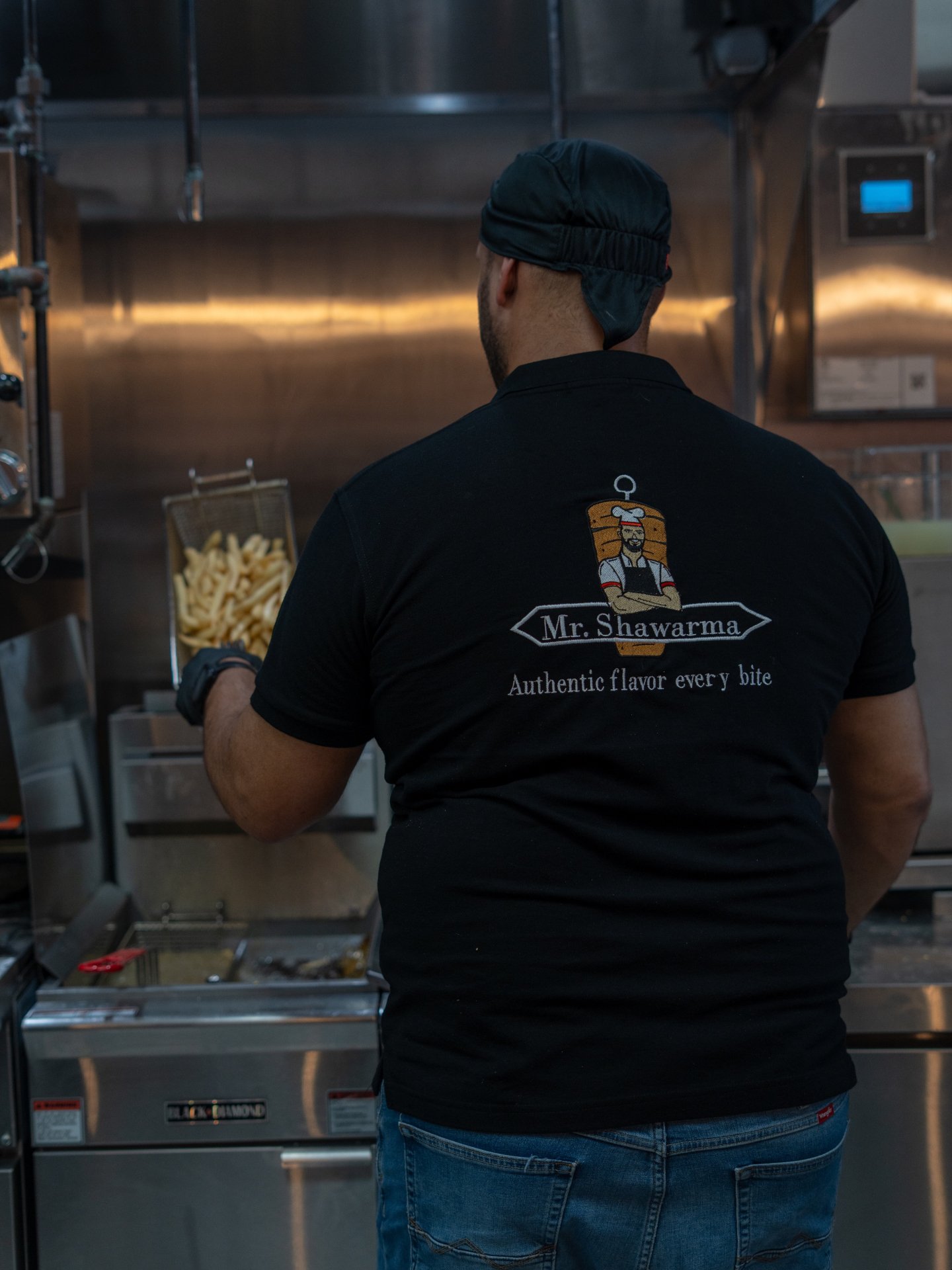 🍟 Fresh from the fryer, hot and crispy every time.
Because no shawarma meal is complete without the perfect side of golden fries.

👉 Pair it with your wrap or bowl today.

#Shawarma #Indianapolis #MrShawarma #CamDesigns #FoodieIndy #EatLocalIndy #I