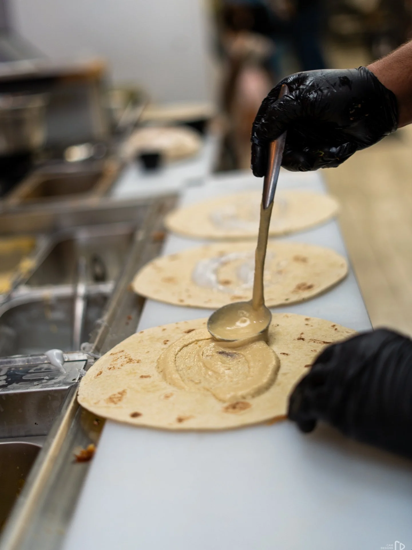 👨&zwj;🍳 It all starts with the base.
A fresh wrap, a perfect spread, and layers of flavor about to be built. Every shawarma is made from scratch &mdash; because the best bites start with care.
👉 Come taste the difference today.
#Shawarma #Indianap