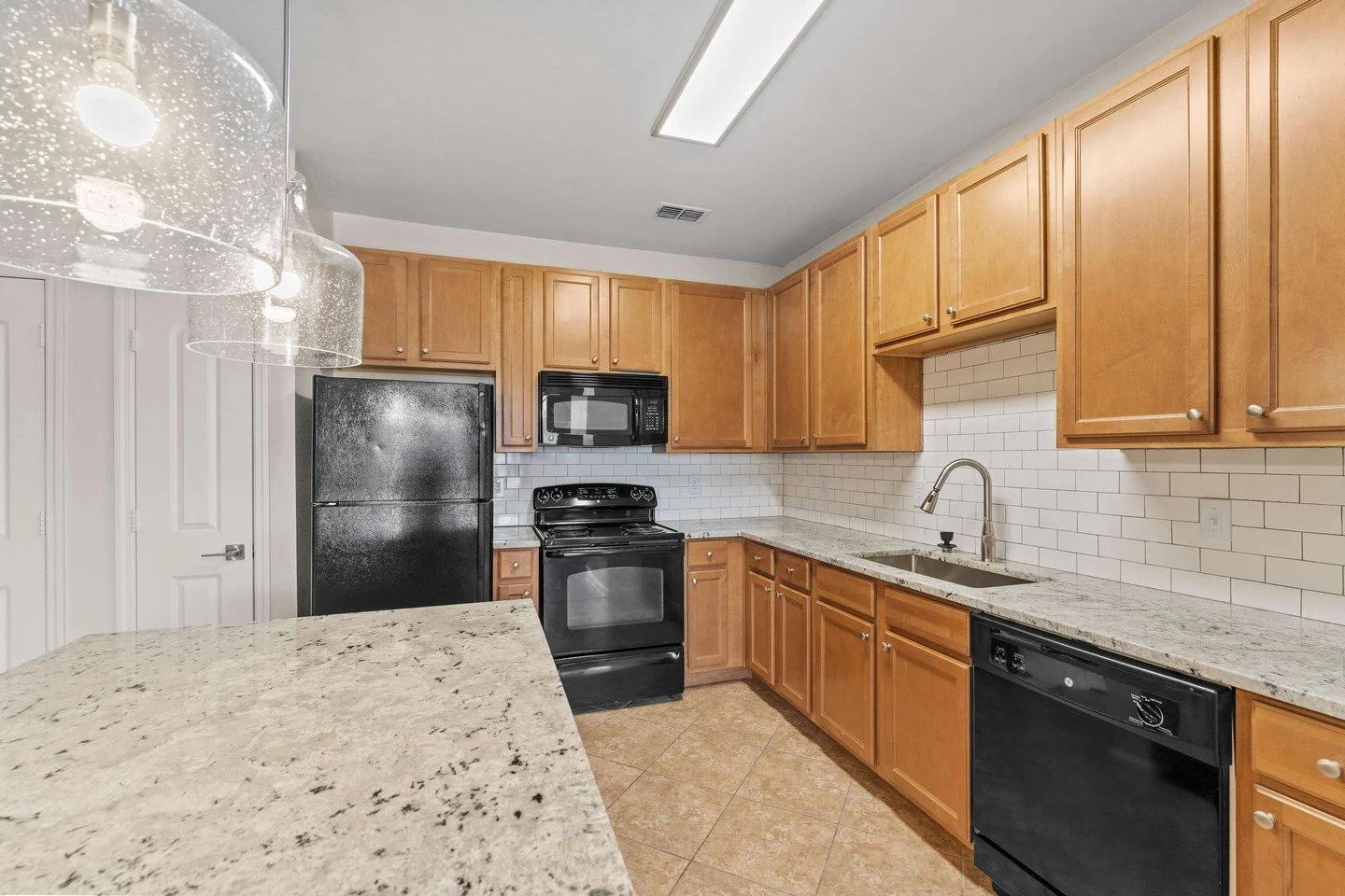 Comfort, convenience, and community &mdash; find it all here at Carlyle at Bartram Park!

#carlyleatbartrampark #carlyleatbartramparkapts #bartrampark #jacksonville #jaxfl #nowleasing