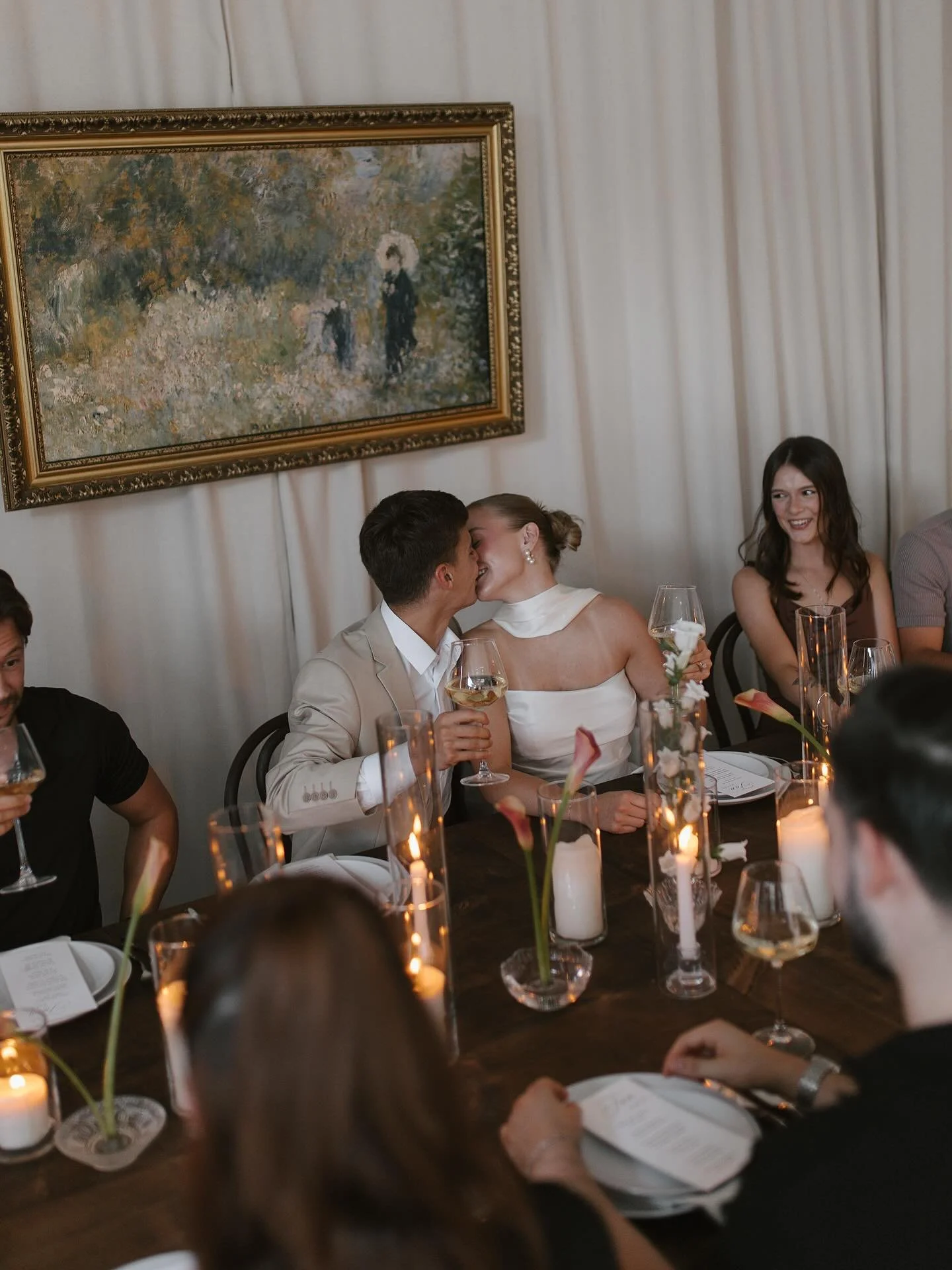 Happy ENGAGEMENT season! We know the perfect spot for all your rehearsal dinners and bridal shower extravaganzas!! 🤍

Venue: @hyggehousekc
Bar: @tomstravelerskc
Planner: @thirtyonethirty_events
Florist: @tlalli.florals
Rentals: @sobremesakc
Photogra