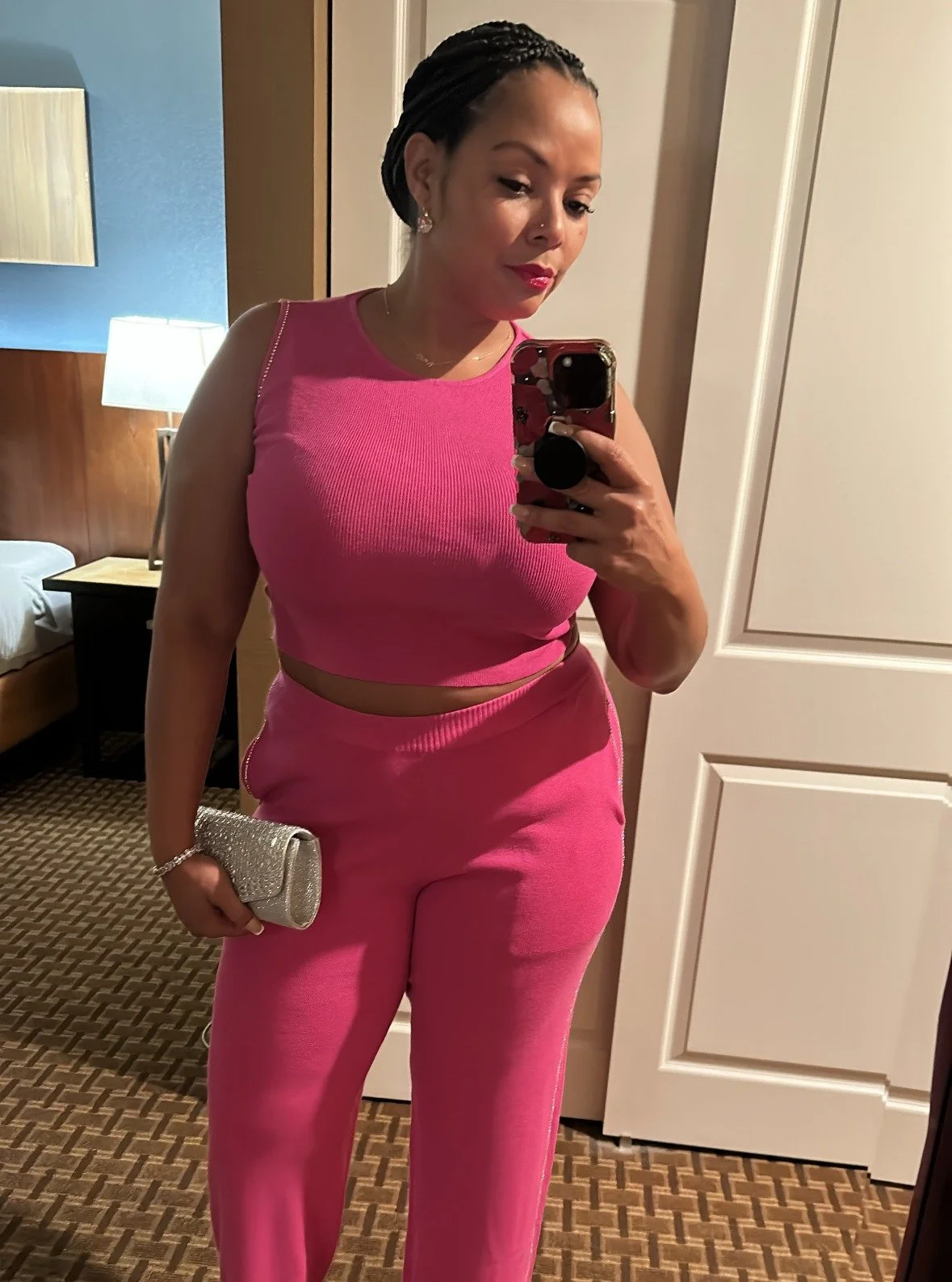 Pink on pink, confidence up!! 🌸💕

When the outfit screams &ldquo;I showed up and I&rsquo;m ready to have a good time&rdquo; &hellip; that&rsquo;s the vibe for tonight! 

What y&rsquo;all got planned this weekend? 👀 Any new places you&rsquo;re popp