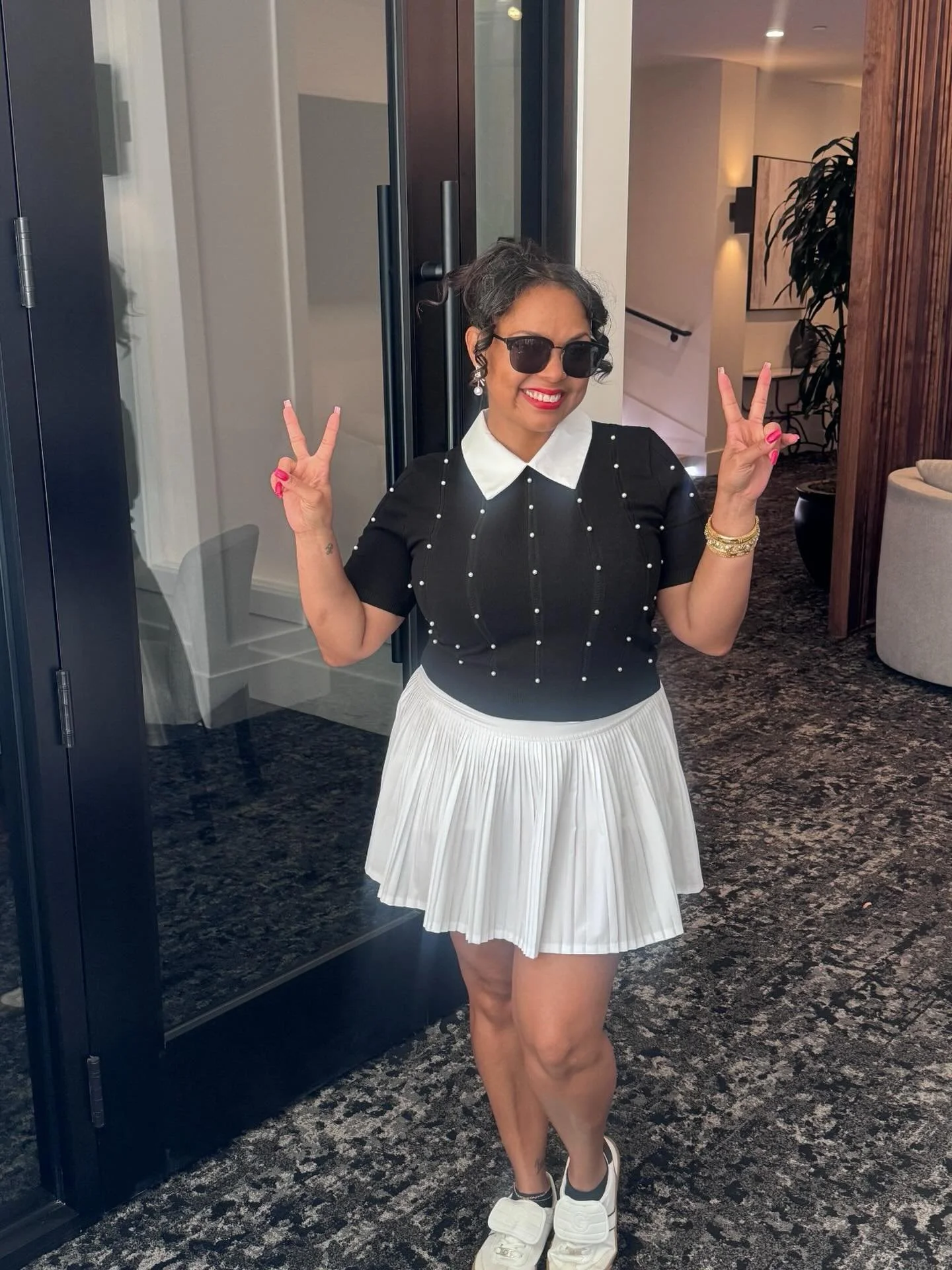 #FlashbackFriday

Peace, love and weekend energy activated! ✌🏾✨

Spreading joy, good vibes, and that Friday-to-weekend glow! ☀️

Who&rsquo;s ready for the weekend? Throw up a ✌🏾 if 
you&rsquo;re glad it&rsquo;s Friday! 🫧

#POPSocialHTX
#WeekendVib