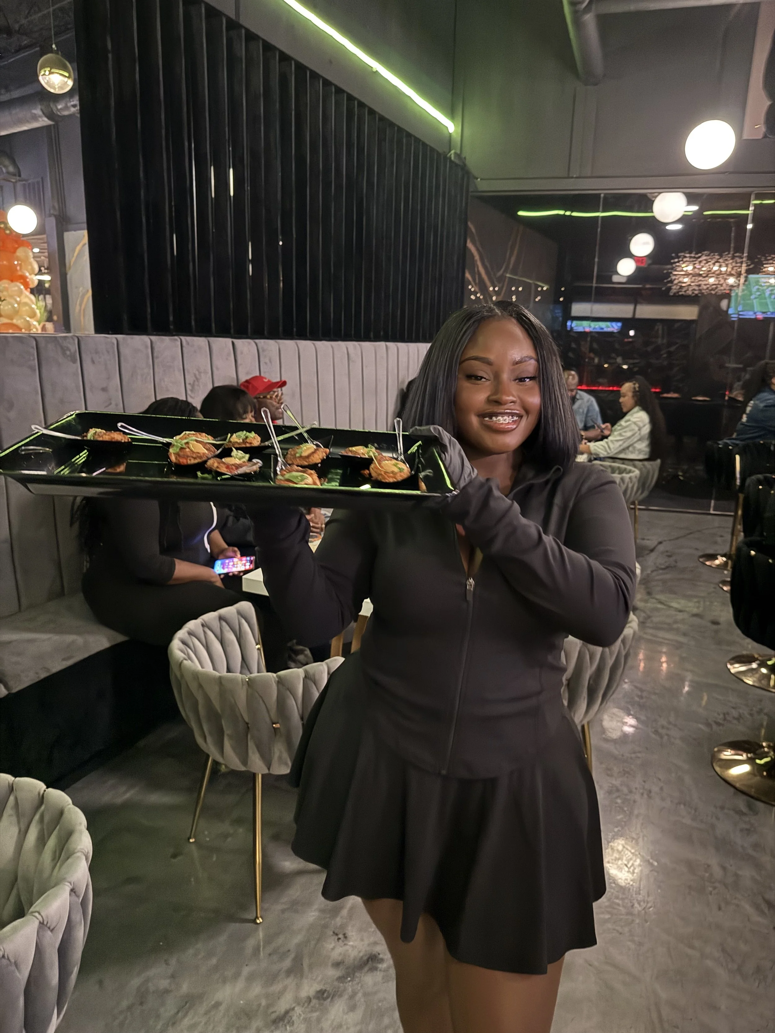 Peachezb PEACHEZ KITCHEN & LOUNGE — Pop Social HTX