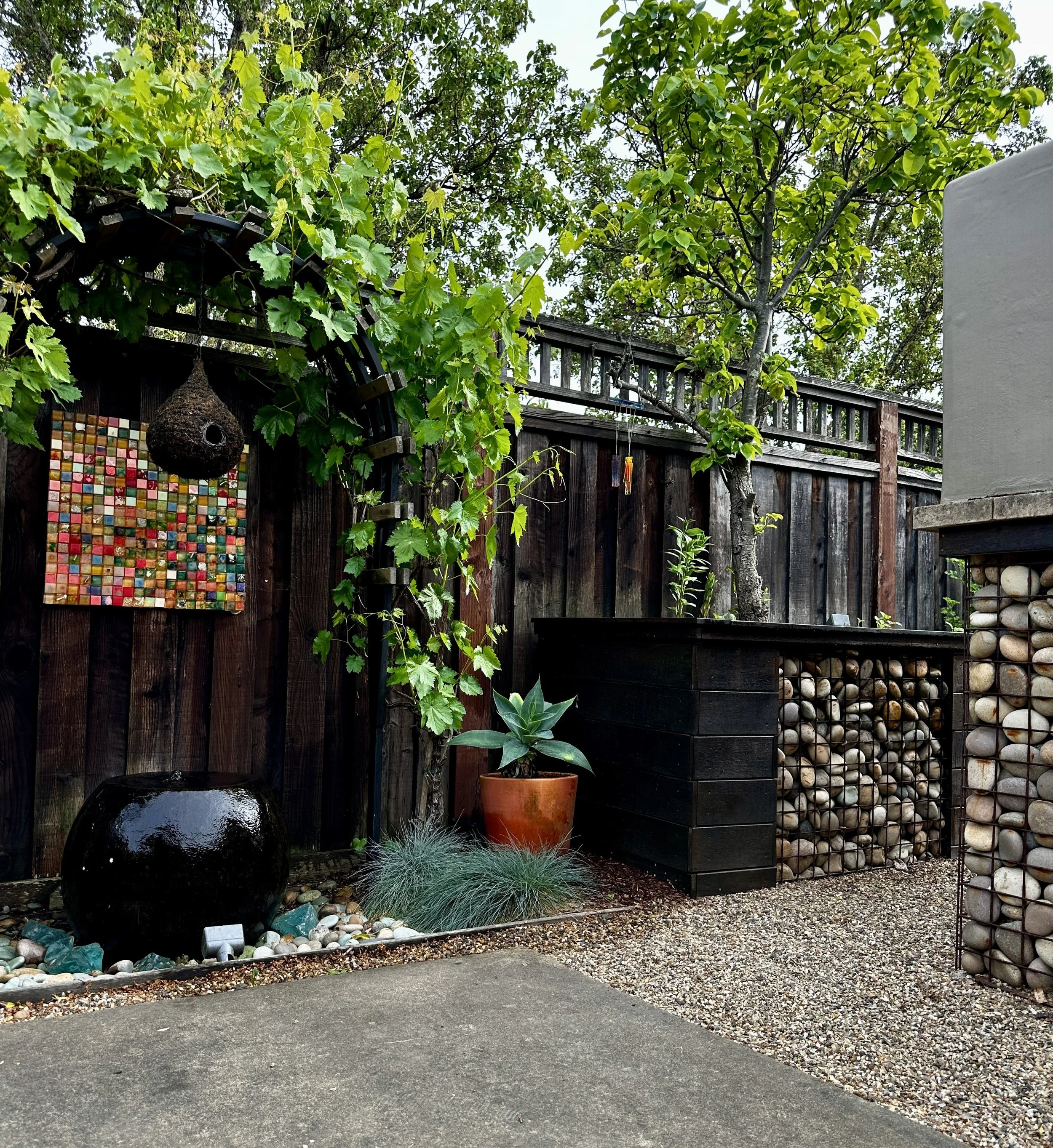 Autumn Fountain & bed.JPG