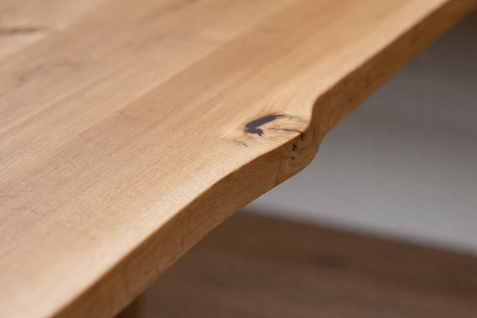 Detalle de una mesa de madera
