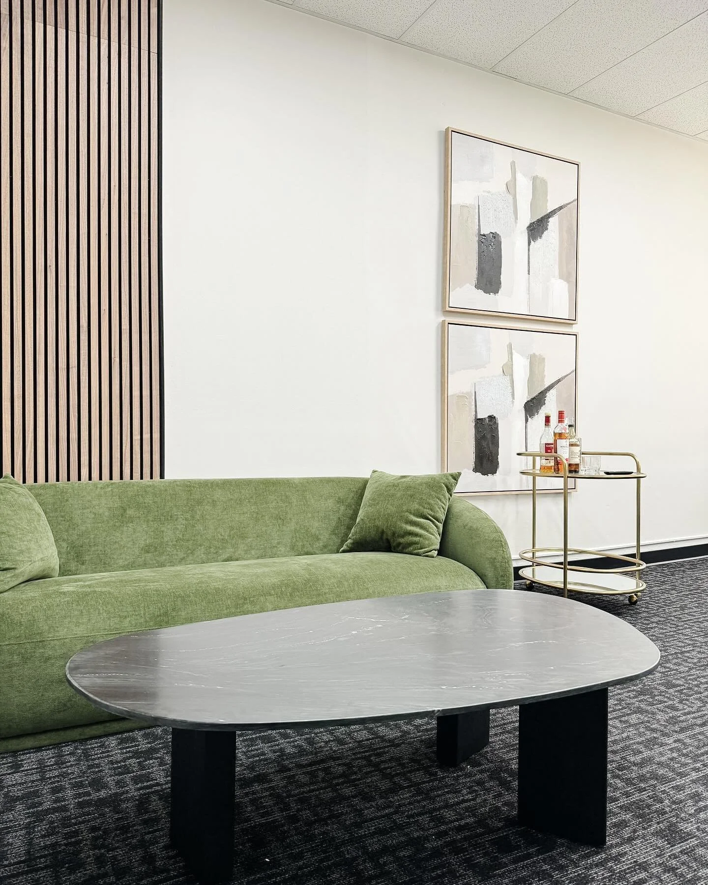 michalmiarainteriors_1733068385_3513554735136744189_2992330853 (1).jpg