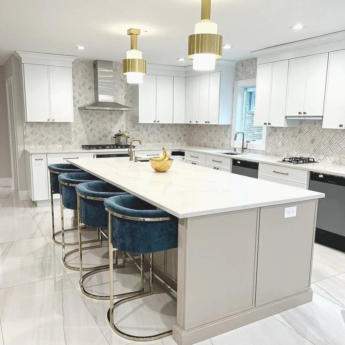 michalmiarainteriors_1710848809_3327163422179939001_2992330853.jpg