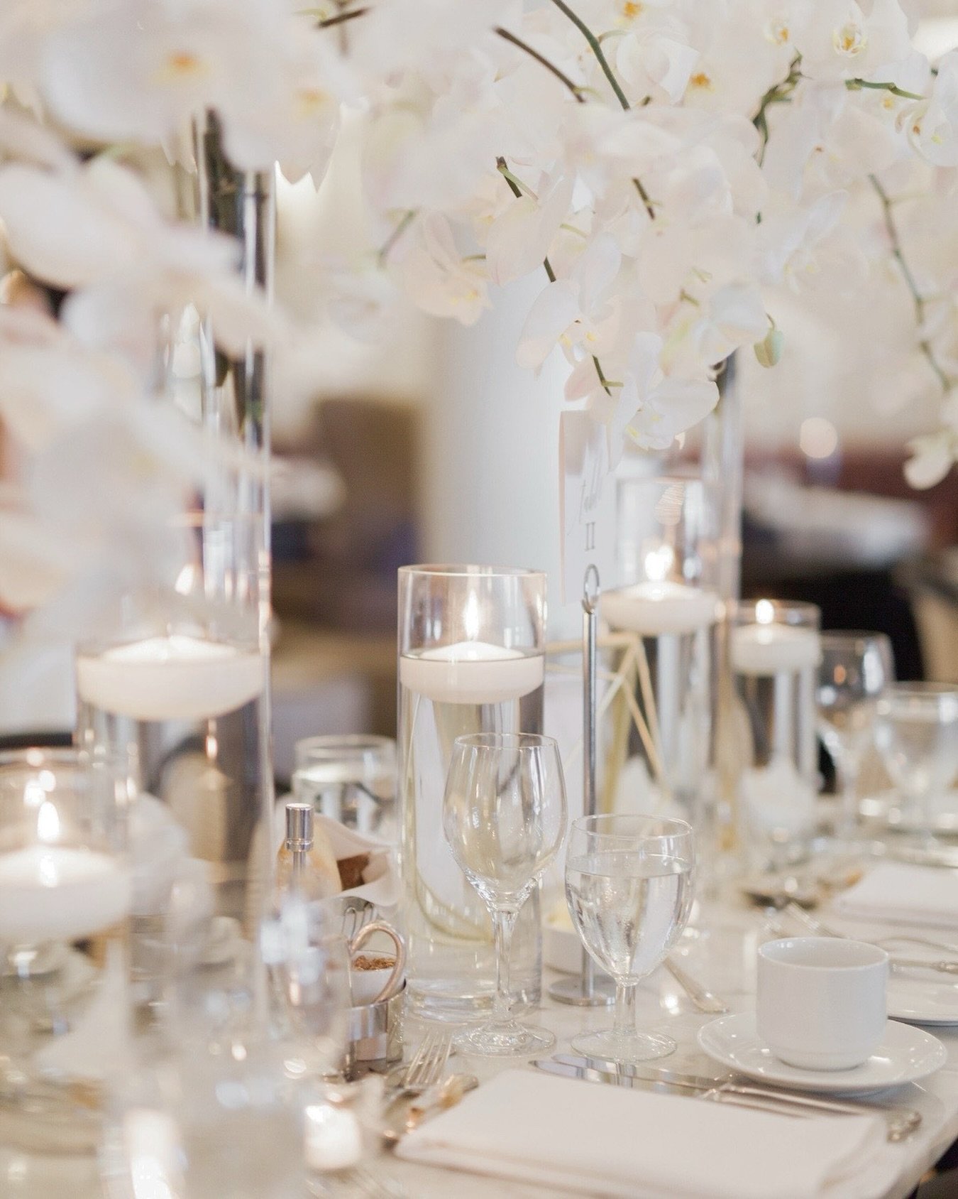 The art of balance: white blooms, glass glow, and endless grace. The Cr&egrave;me &amp; Co. Way!

-
#thecr&egrave;meandcoway #eventstyling #eventdesigner #eventdecor #victoriabc #luxuryevents