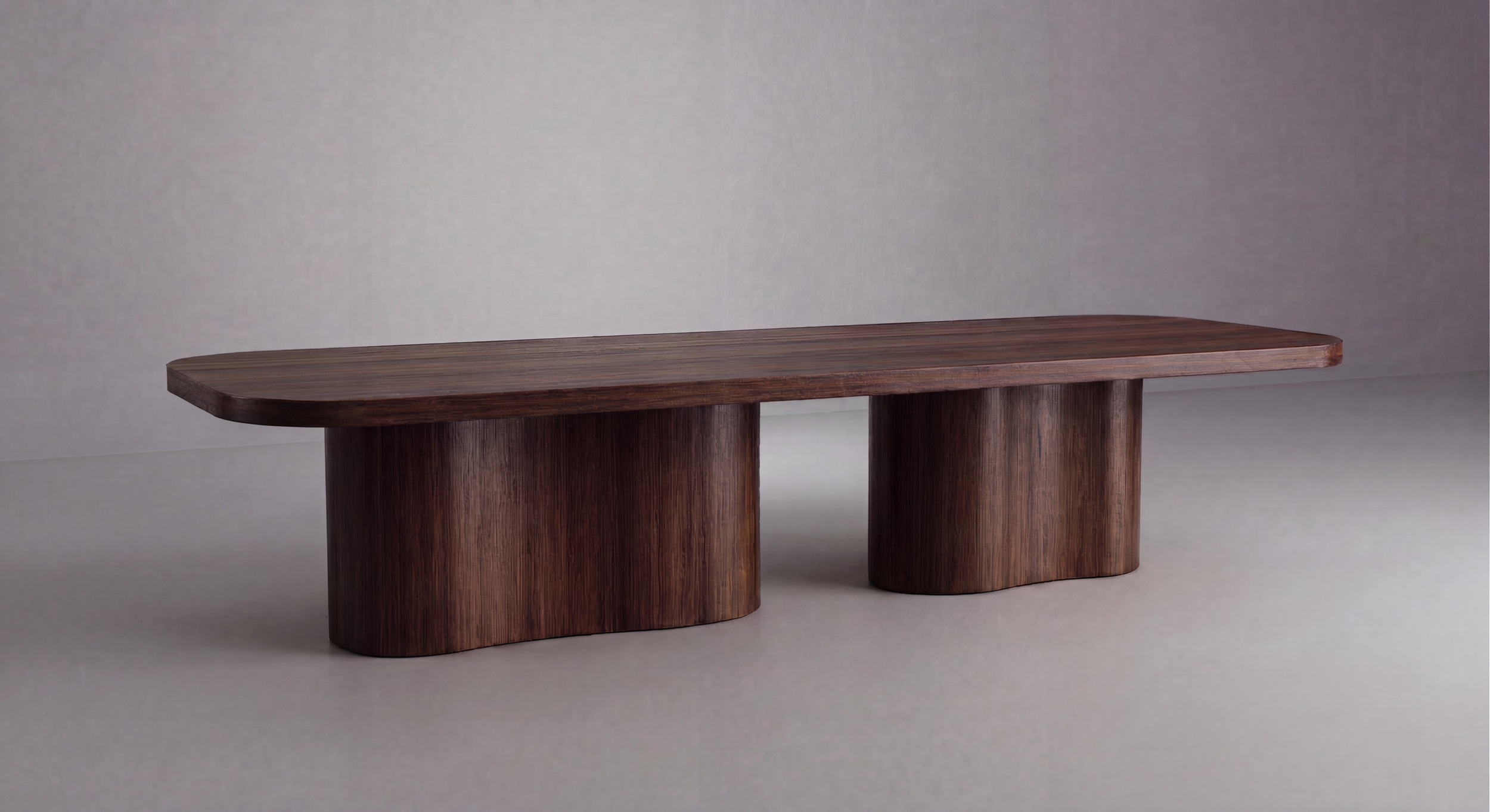 VICTORIA DINING TABLE