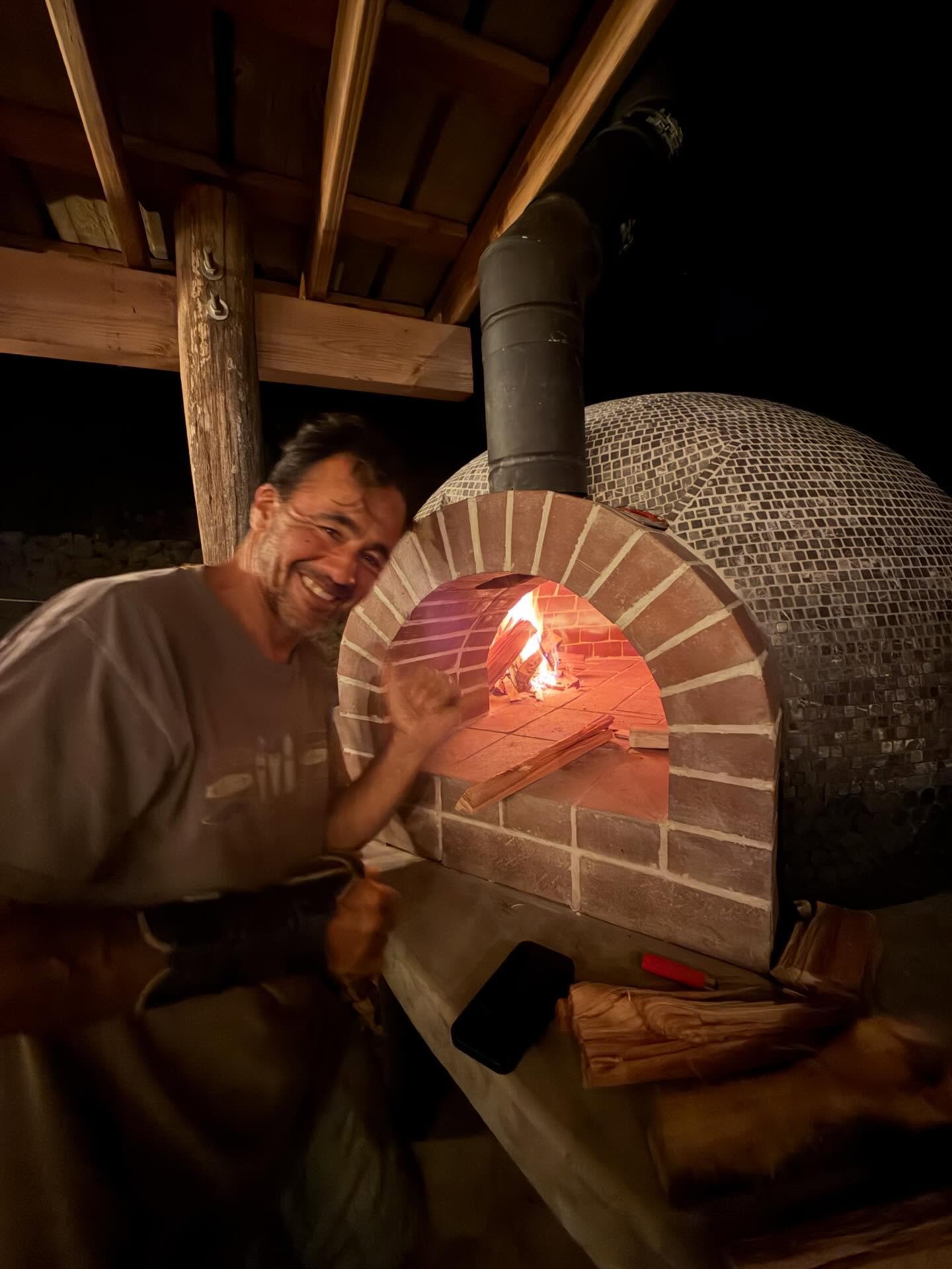 Wow this is a late post but HEY! Look at this BEAUTIFUL PIZZA OVEN!!!! The farm is so proud of this new unlocked ability on the property LETS GOO!! 🥳