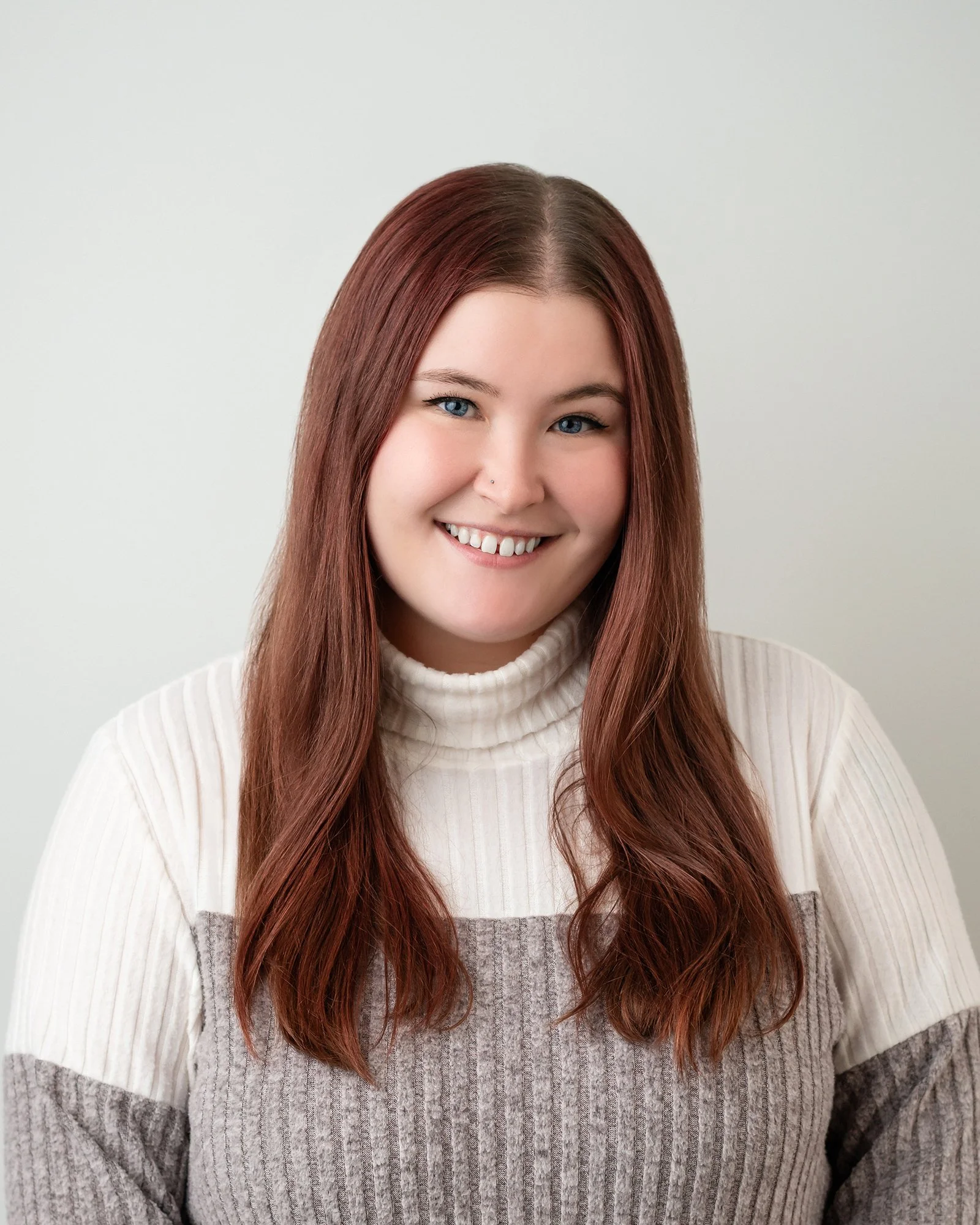 Conference-Ready Headshots: Look Polished and Memorable at Summer Events