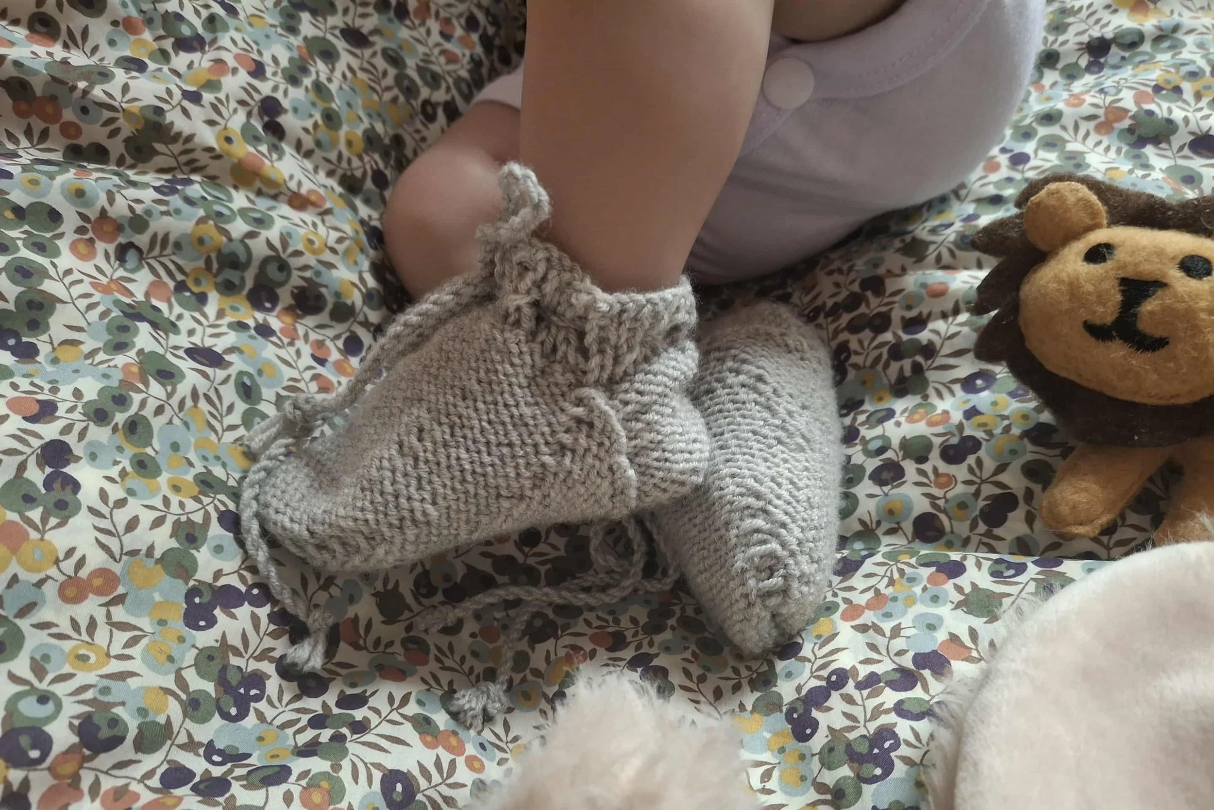 CELESTE chaussons portés.jpg