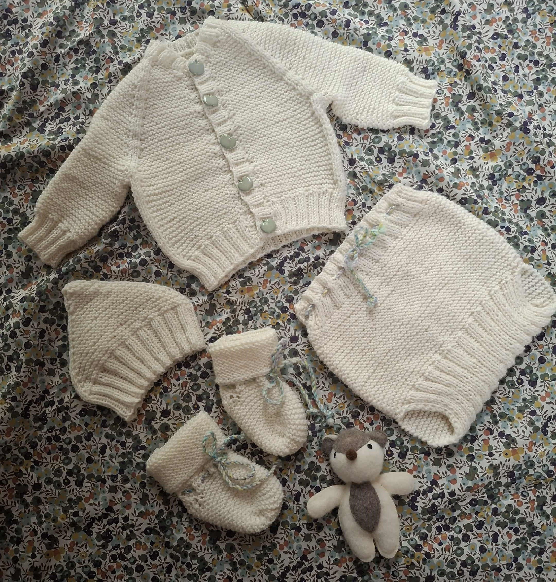 Candide ensemble non porté 2.jpg