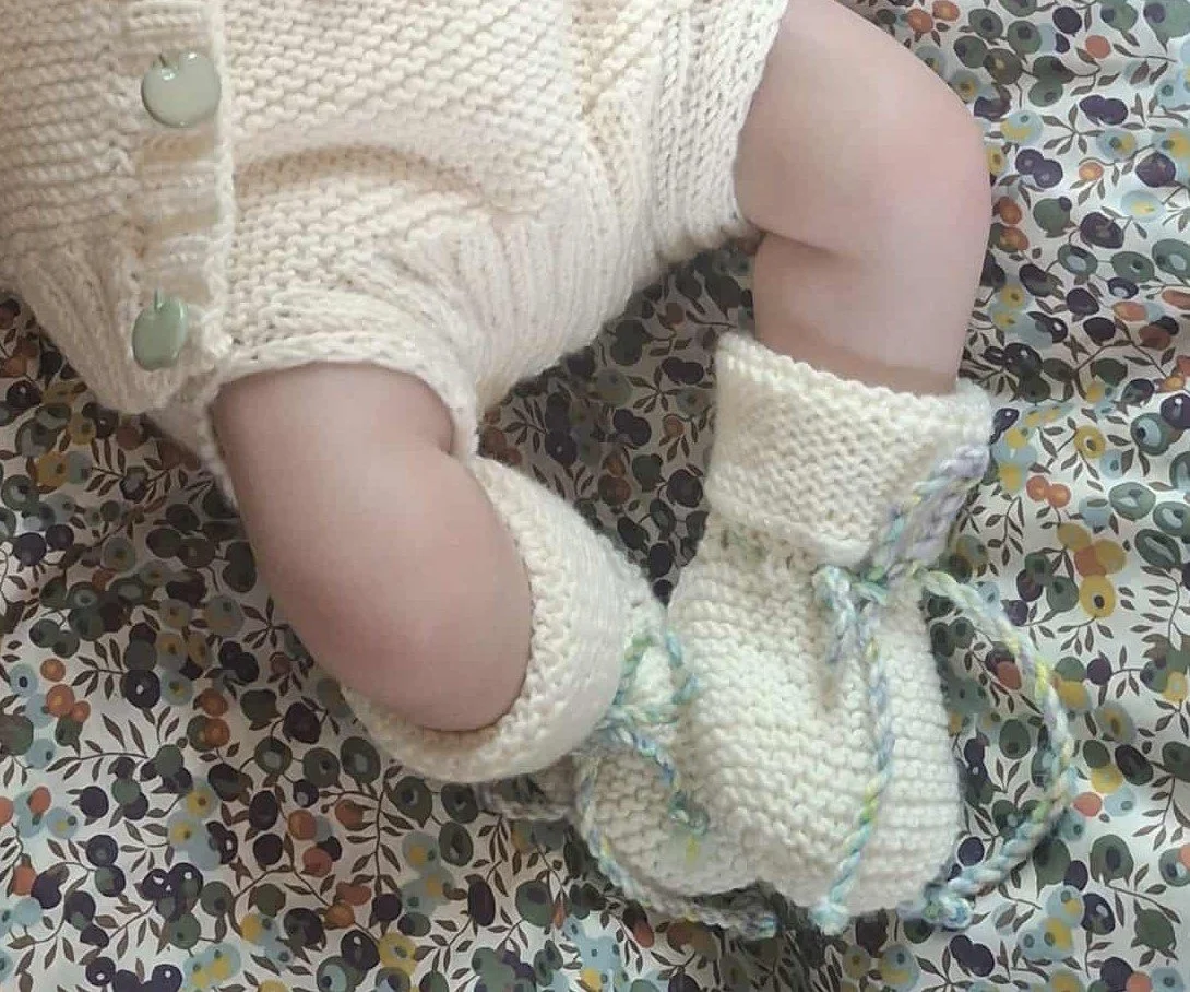 Candide chaussons portés 2.jpg