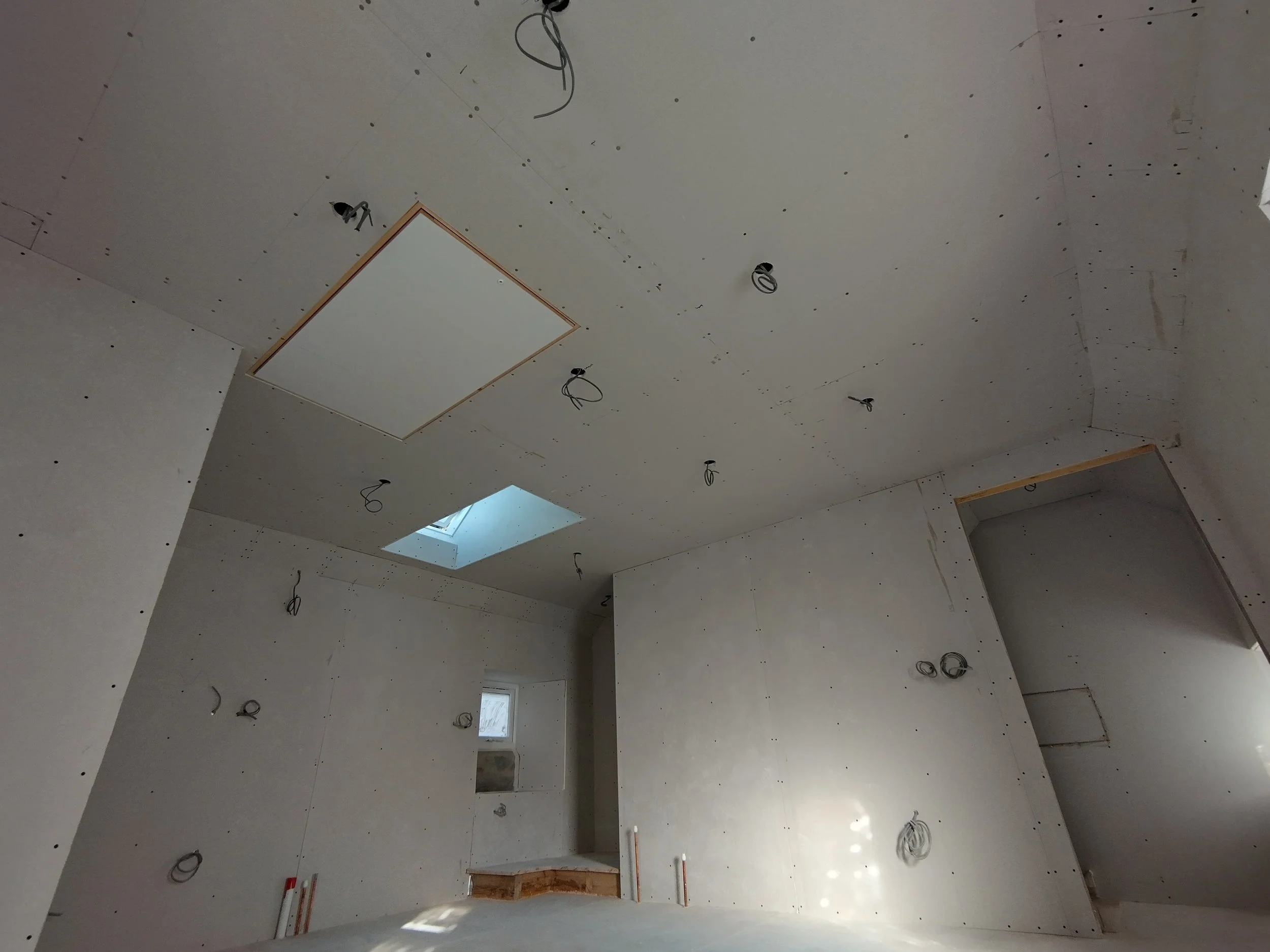 Hallway - Loft Hatch 03 4160x3120.jpg