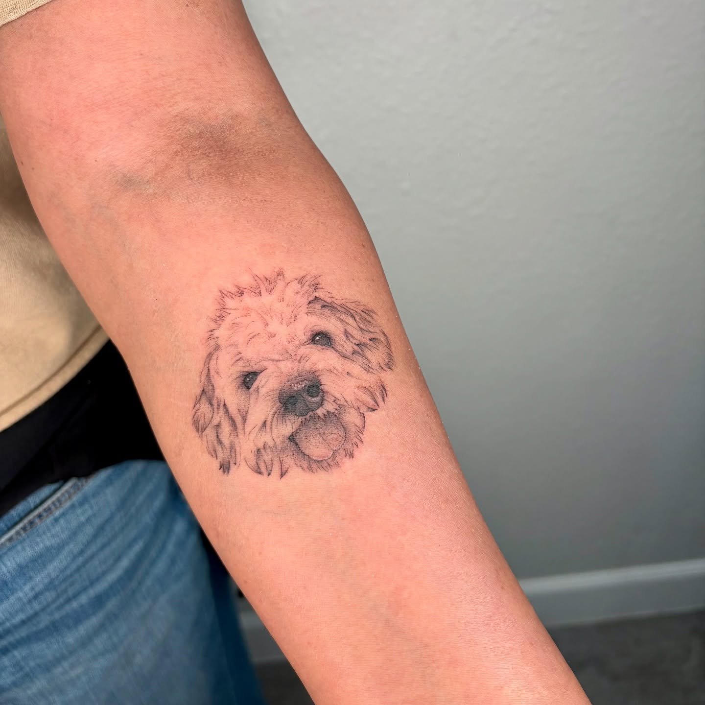 my dawg 🫗portrait of my doggy on my mommy ❤️&zwj;🔥

📍Kensho Ink on E Flamingo 

💌 tattoo inquiry form in bio 

#finelinetattoo #finelinetattooartist #kenshoink #liliantatau #lasvegastattooartist #lasvegasfinelinetattoos #lasvegasfinelinetattooart