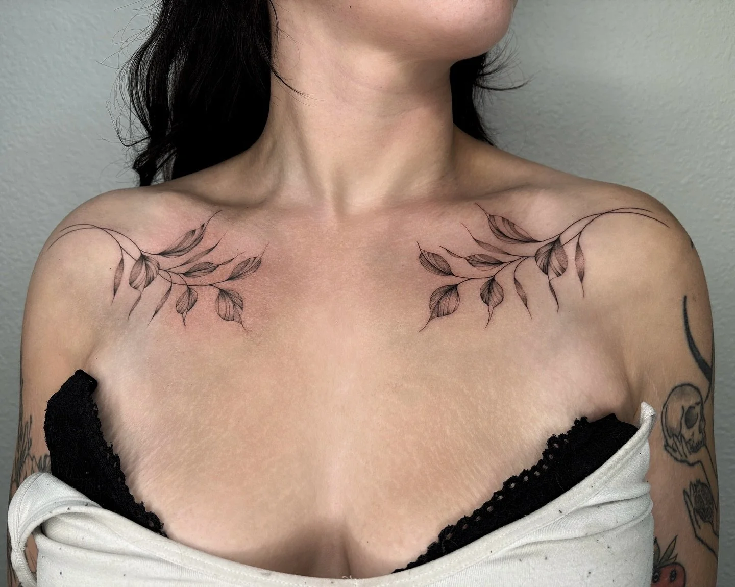 1/2 for Madison 🌱  happy edc weekend 🌈 

 📍 Las Vegas, NV

⛓️&zwj;💥 link to tattoo inquiry form &amp; pricing in bio 

#tattooshop #tattooartist #lasvegastattooartist #lasvegasfineline #lasvegasfinelinetattoos #lasvegasfinelinetattooartist #lasve