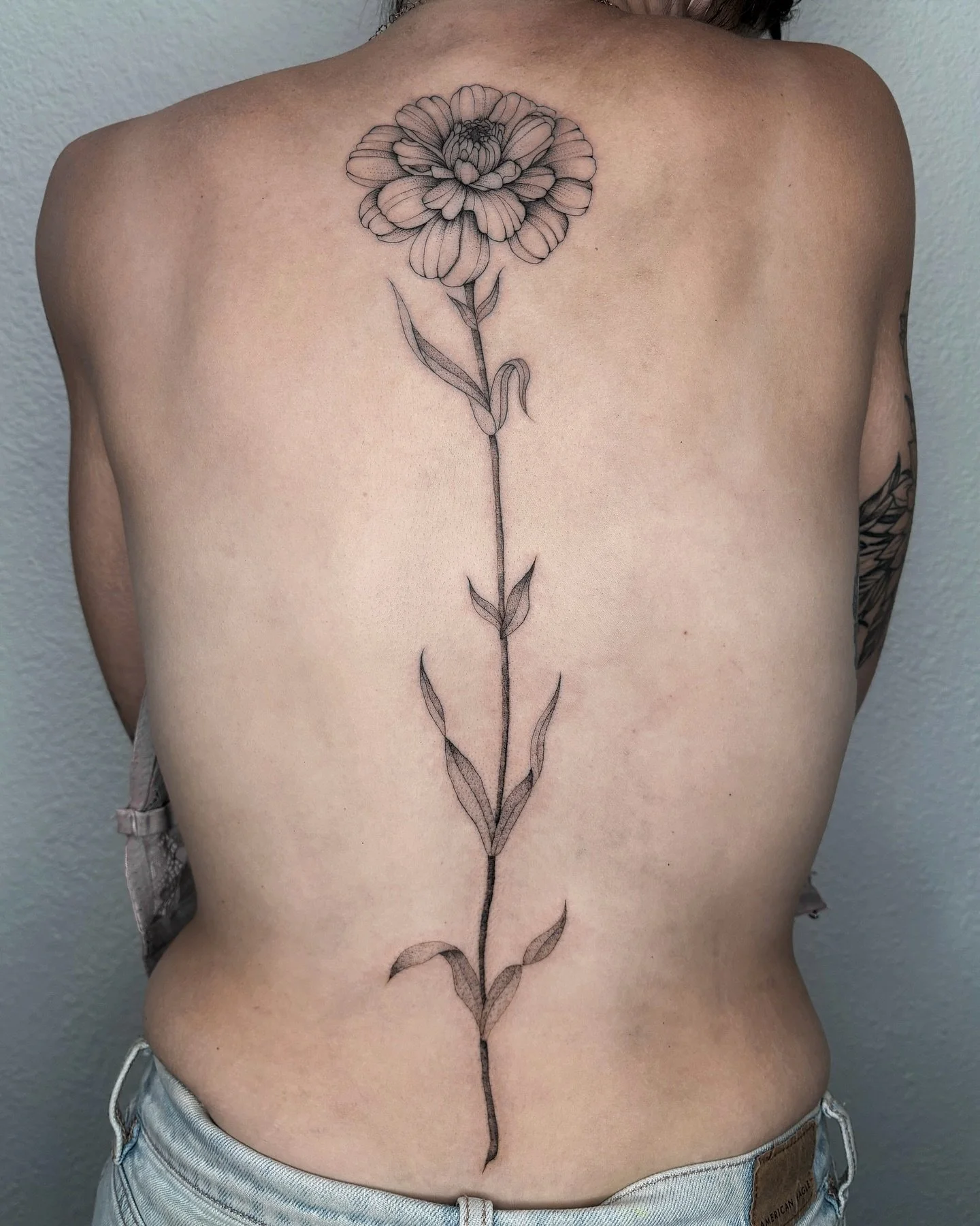 2/2 for Madison 🌱

 📍 Las Vegas, NV

⛓️&zwj;💥 link to tattoo inquiry form &amp; pricing in bio 

#tattooshop #tattooartist #lasvegastattooartist #lasvegasfineline #lasvegasfinelinetattoos #lasvegasfinelinetattooartist #lasvegasfinelinetattoostudio