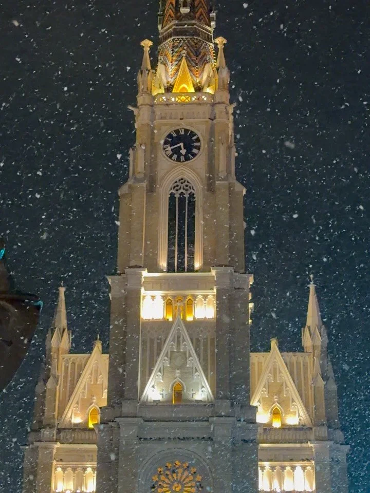 December 2025🩵 the last 48 hours before we cross the threshold into something new.

I am grateful to be able to spend the holidays with family abroad, although we&rsquo;re not quite all together🩵 nevertheless, it is a privilege to travel and I don&