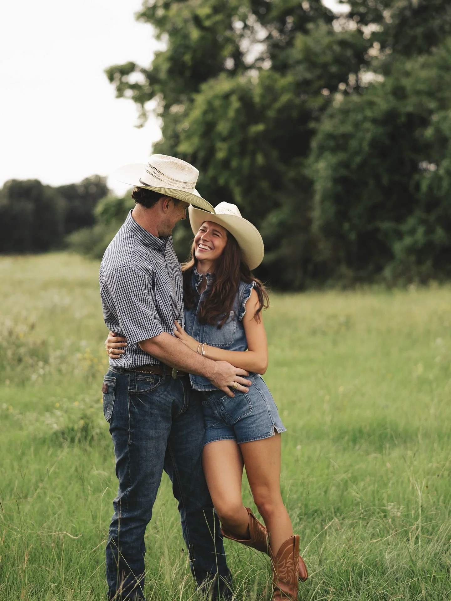 Delayni + Ryan&rsquo;s couples session, pt. 1 🤍

A perfect reflection of a romantic, Texas summer evening in the middle of July. I will forever be obsessed with Delayni &amp; Ryan, and these photos!!!! Can&rsquo;t wait to share more of these!!

#wed