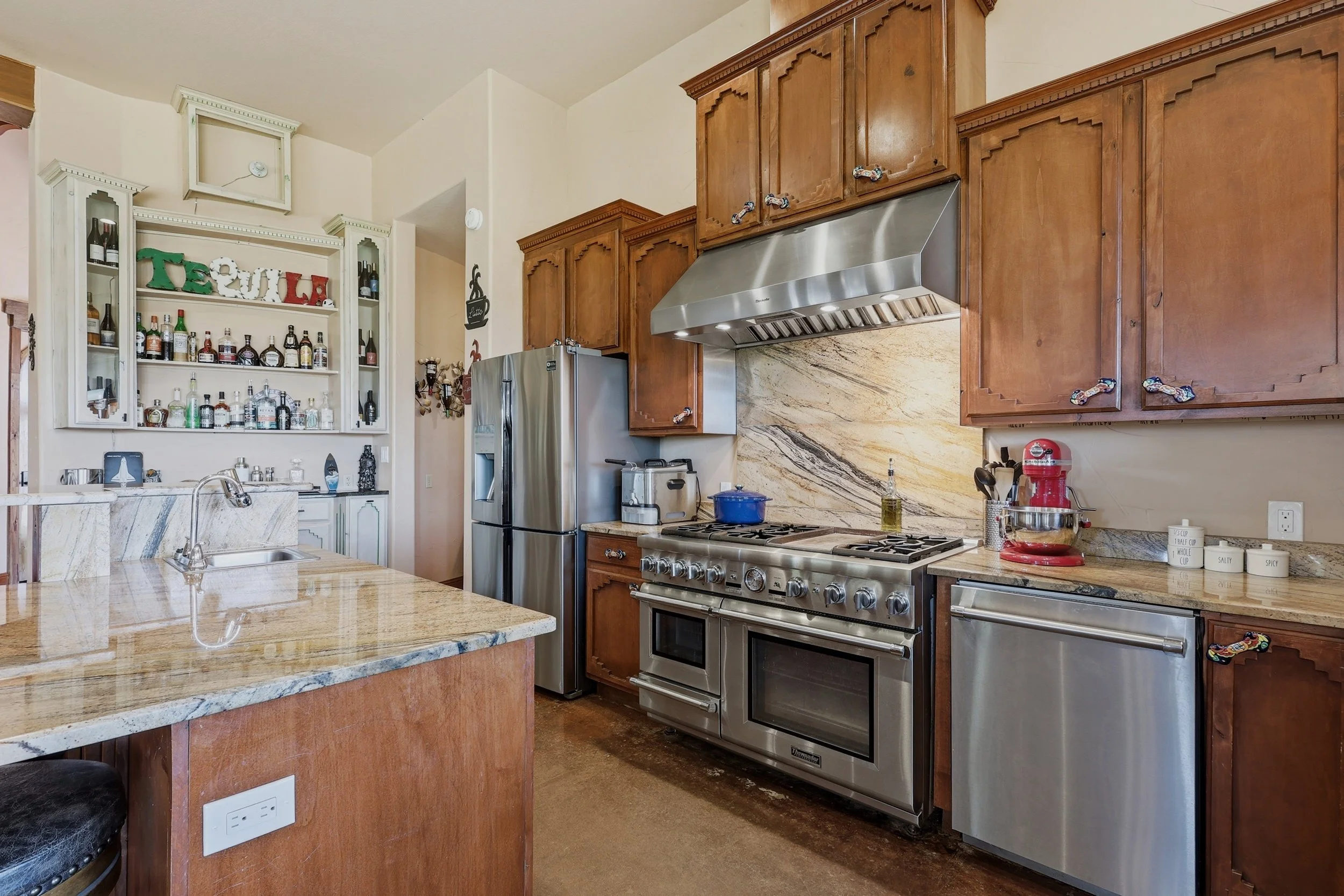 8_kitchen.jpg