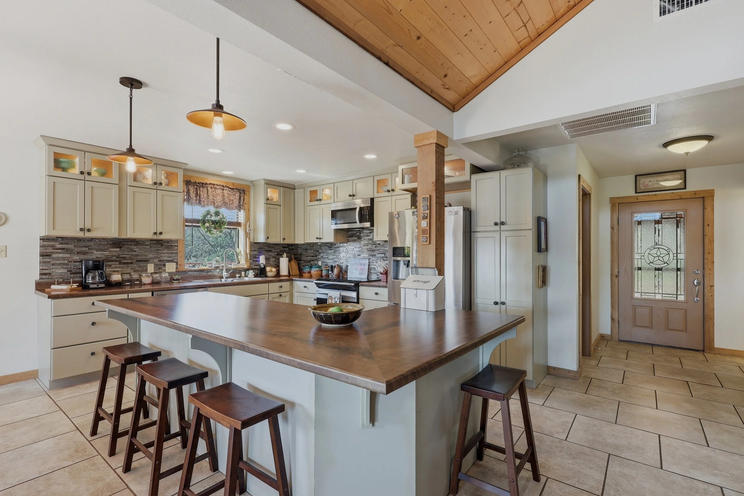 6_kitchen.jpg