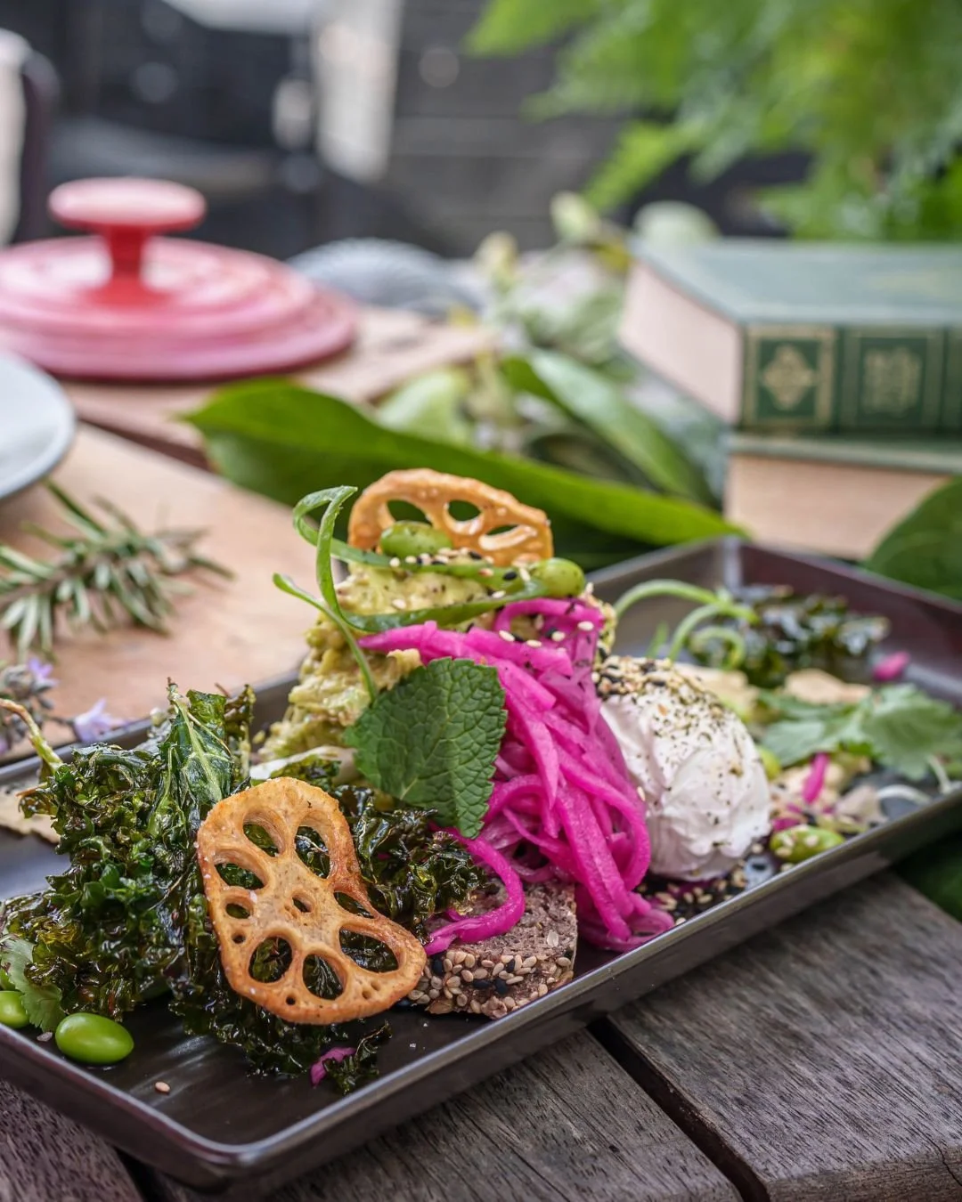Smashed As 🥑✨
Back on the day menu in the coming week

Smashed avocado on omgoodness gluten-free bread, house pickles, walnut tofu crema, crispy lotus, crispy kale, edamame, furikake
100% vegan &amp; gluten-free.

This was a true favourite on the me
