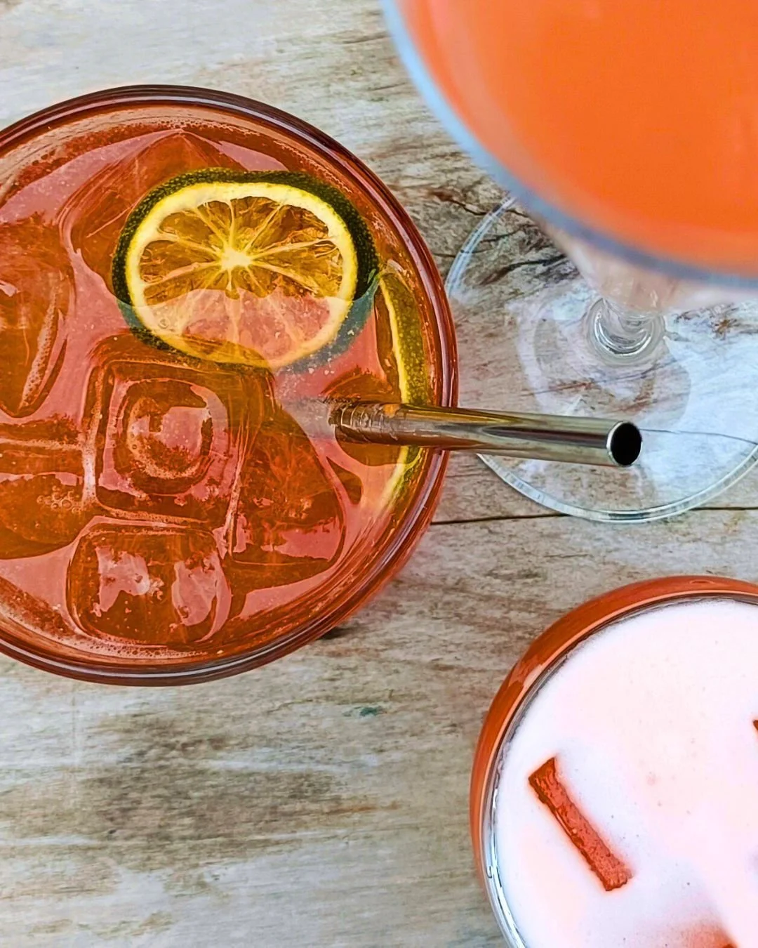 Three glasses. Endless excuses.
Citrus, ice, foam, sunshine, our new cocktail menu is all about easy drinking and long afternoons.