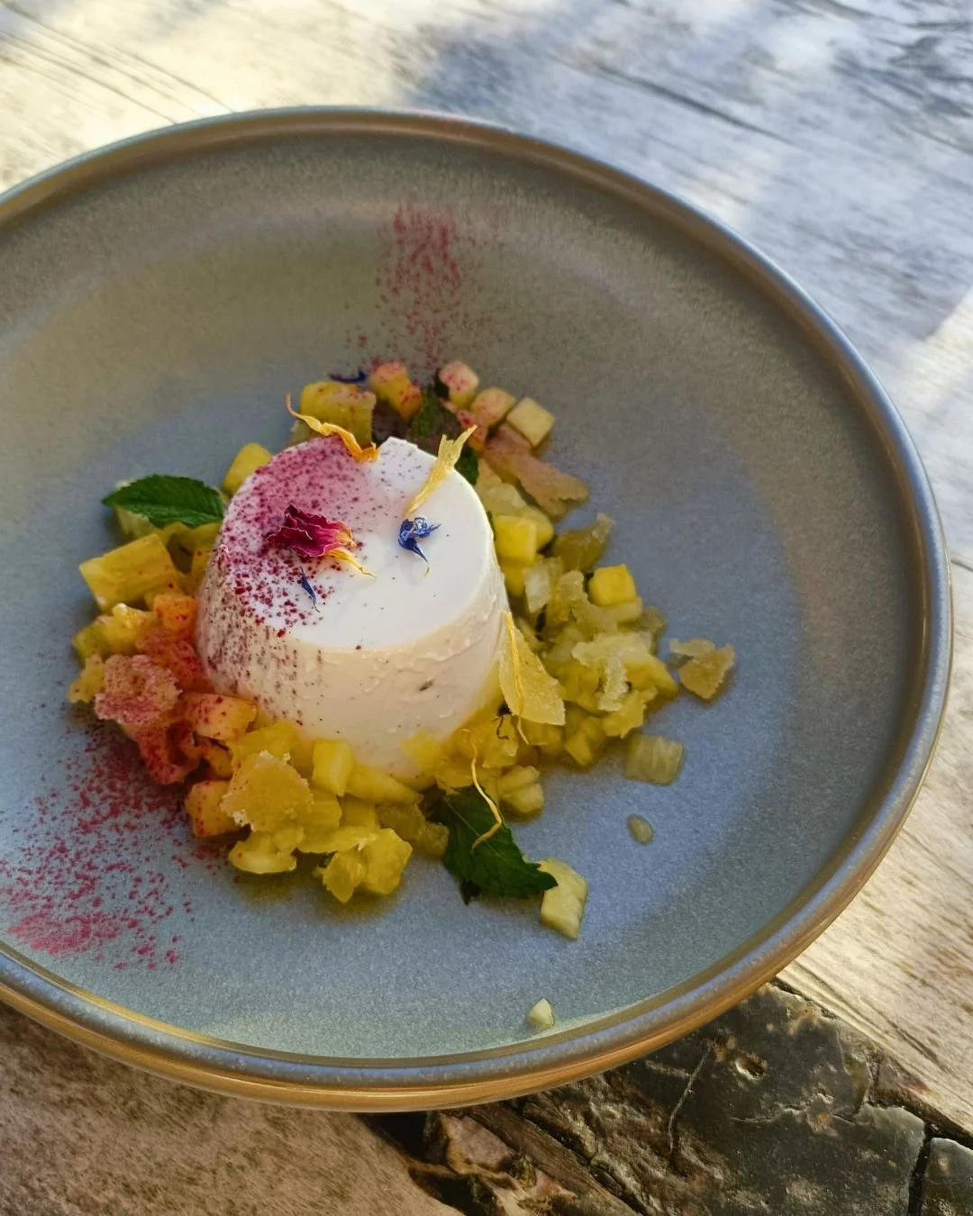 Friday night dessert plans, sorted.

Coconut &amp; lemongrass panna cotta, softly set, fragrant, and light.
Finished with a pineapple, mint &amp; ginger salsa for freshness and lift, dried botanical flowers

Naturally GF &amp; DF, but you wouldn&rsqu