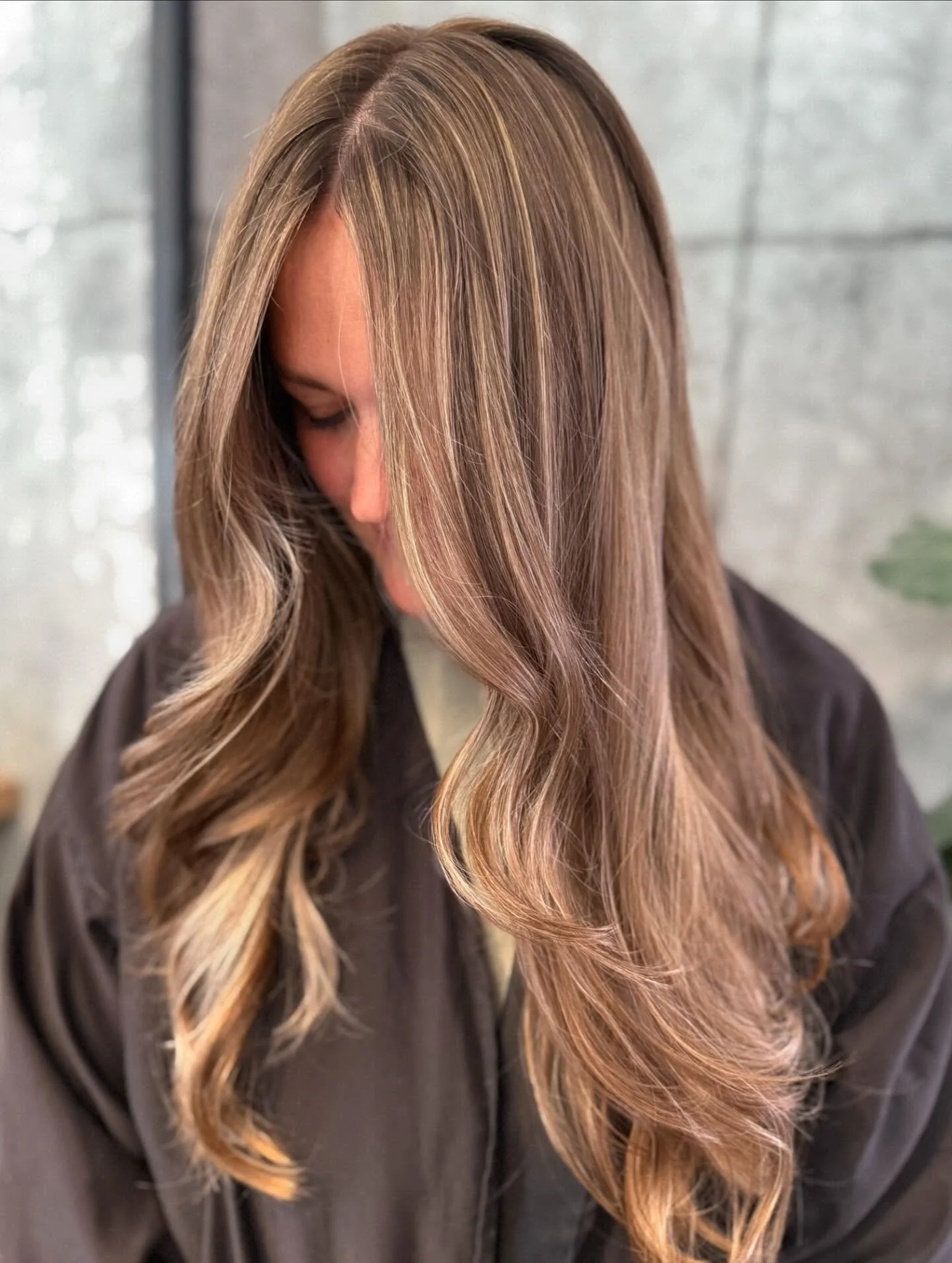 Blending those pesky greys = embracing grace&mdash;because beauty is timeless

Stylist💁&zwj;♀️: Nika
&bull;
&bull;
&bull;
📞 (905) 527-4080
🖥️ www.maddisonave.com
📩 DM

#hair #wedding #style #shwarzkopfprofessional #hairdresser #hairtrends #hairli