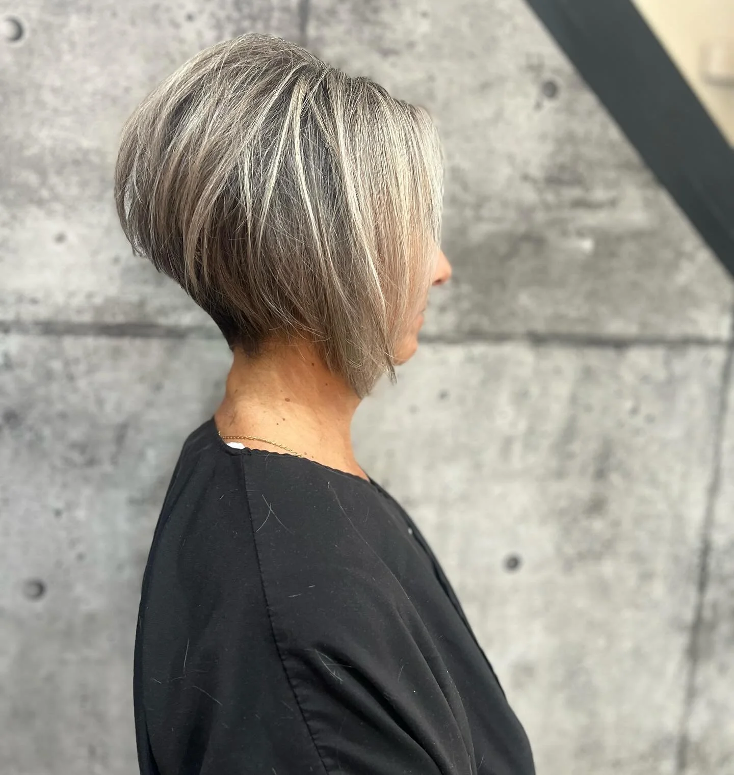 Serving bold beauty with a sharp pixie and icy ash highlights❄️✨🔥

Stylist💇&zwj;♀️: Meaghan

&bull;
&bull;
&bull;
📞 (905) 527-4080
🖥️ www.maddisonave.com
📩 DM

#hair #wedding #style #shwarzkopfprofessional #hairdresser #hairtrends #hairlife #bal