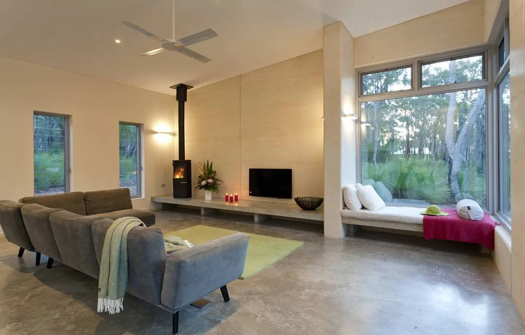 Relax and read in the winter sun on this cantilevered daybed, fire crackling in the background.

Winner of the 2016 HIA Greensmart Home of the Year, this home shows how comfort and sustainability go hand in hand.

📷 @umi.creative_ 

#PhilKelleherHom